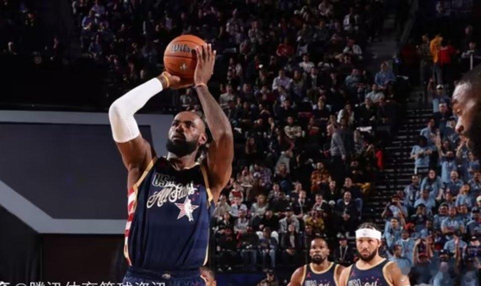 NBA全明星正赛，靠着福克斯的绝杀，美国星条队以42-40击败美国新星队，此役詹