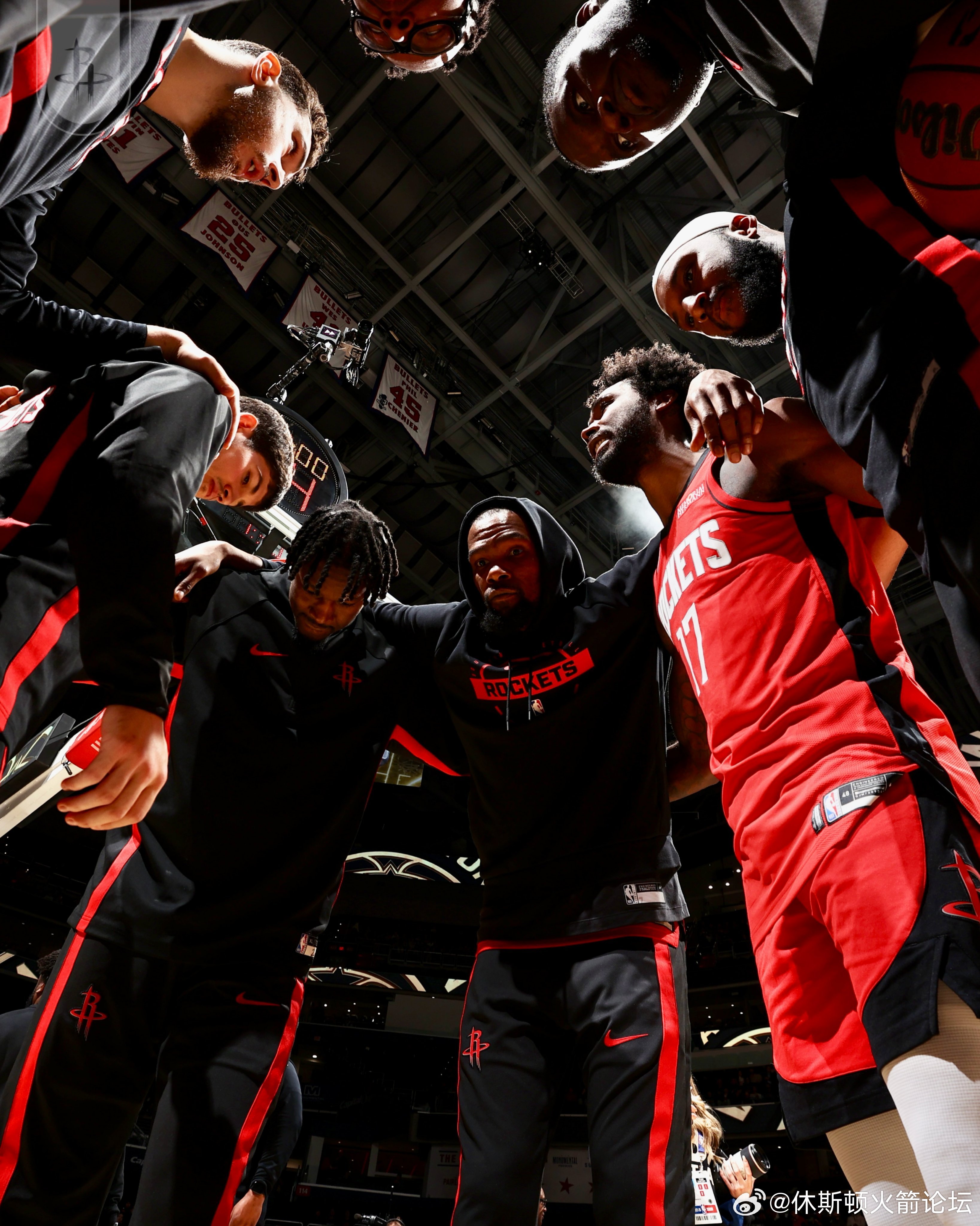 明早九点火箭背靠背战开拓者，前三次交手火箭输了其中的两次，明日再战能否复仇？休斯