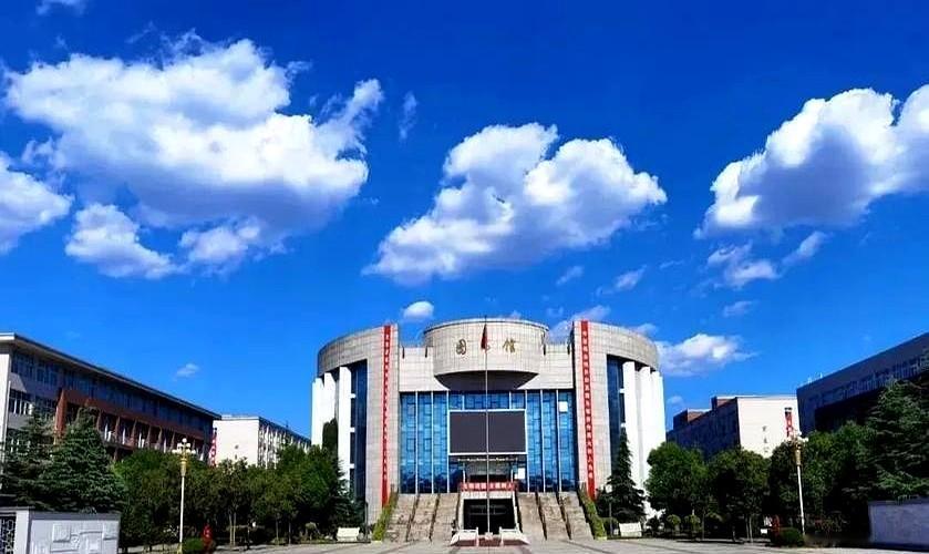 洛阳市十强高中：一、十强高中名单及核心特色
咱们家长早把娃的成绩和洛一高的分数线