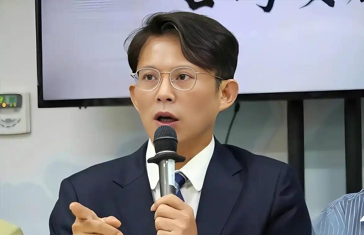 就在刚刚，
台“民众党”发布声明，
3月30日，针对国民党主席郑丽文即将于4月7