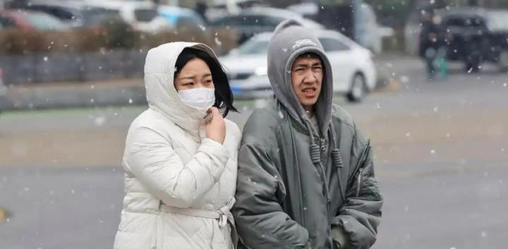 我跟大家掏句实在话，今年这个冬天，或许是咱们近60年里少见的反常冬天。别觉得我在