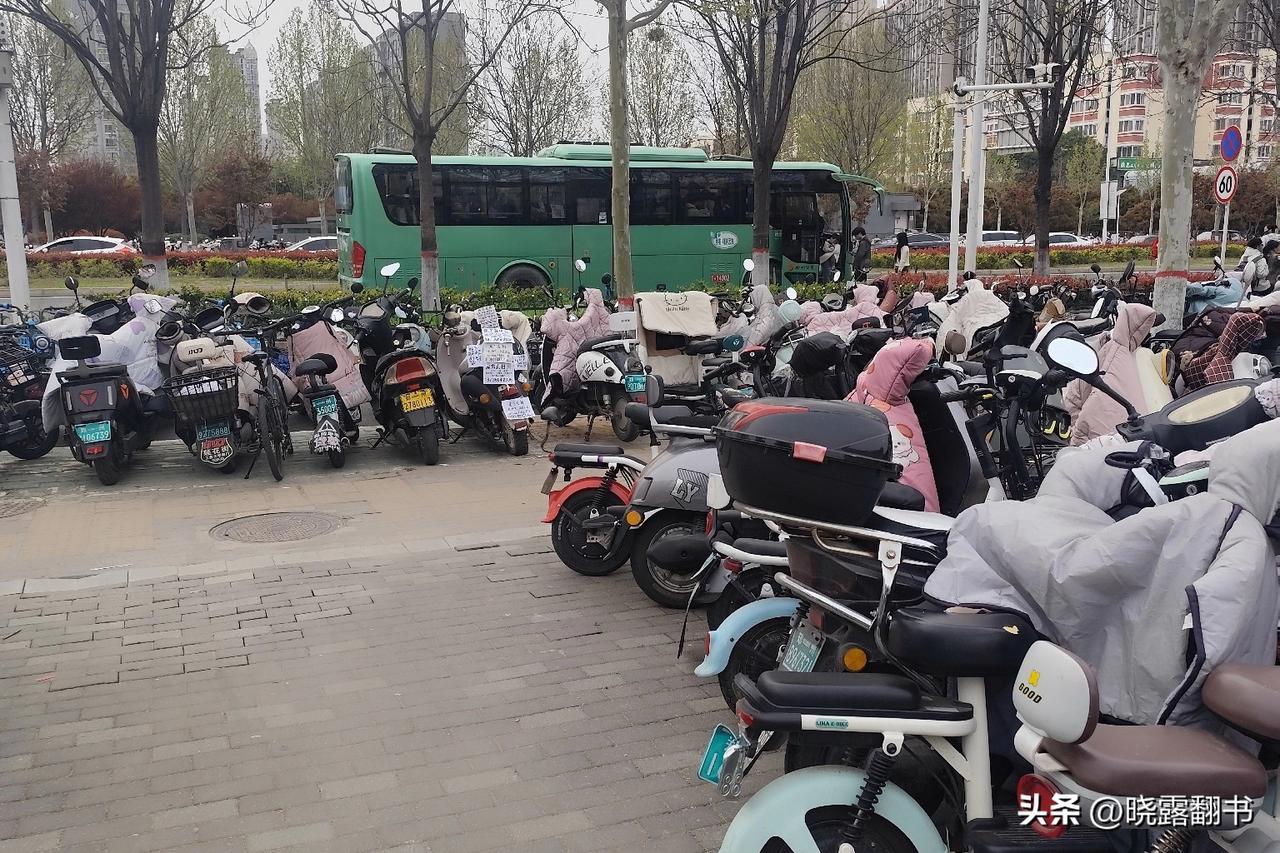 自然界存在着一种神奇的力量，大家可知道它是什么吗？
这种神奇的力量，我们既看不见