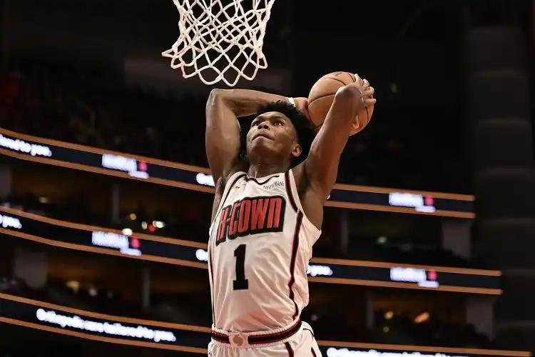 火箭暗藏顶级后场防守大闸！残阵湖人无法对抗火箭锋线群!

常规赛阿门将直接对位球