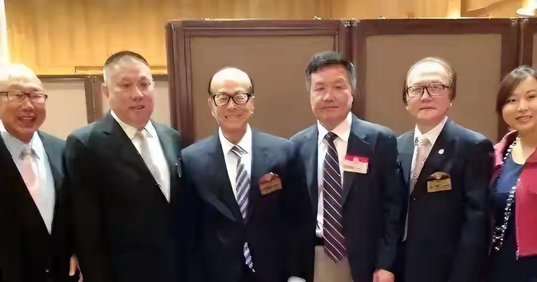 未来，国内能与印度人抗衡的只有潮汕人。因为潮汕人有以下特质:
1、多子观念强，要