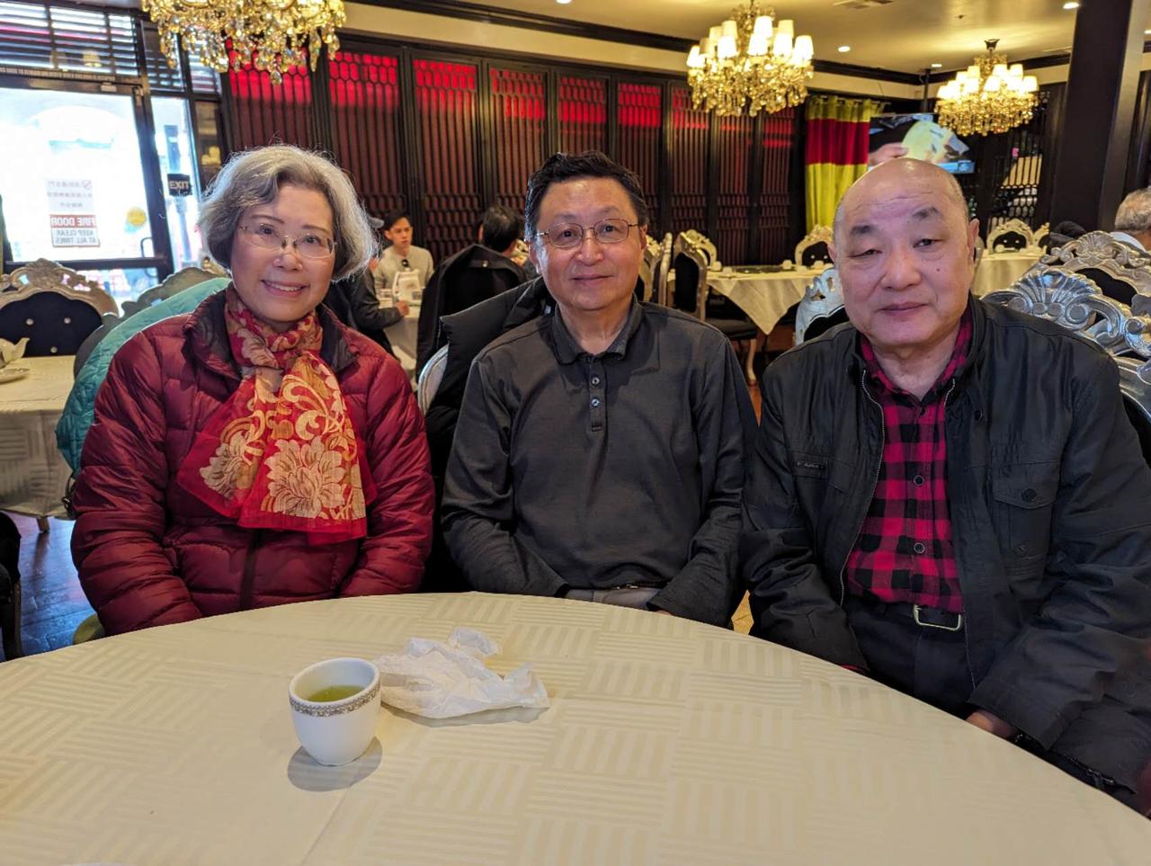 叶周的格局大 散发着正能量

洛杉矶华文作家协会在发讣告的时候，提了一句，说叶周