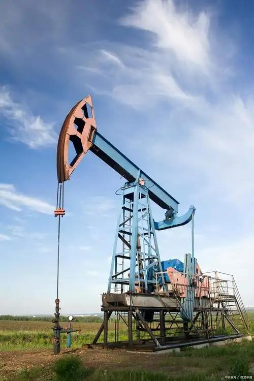 地球上的石油还能使用多久？已探明积压的约1万亿桶石油，按当下消费速度，够人类用4