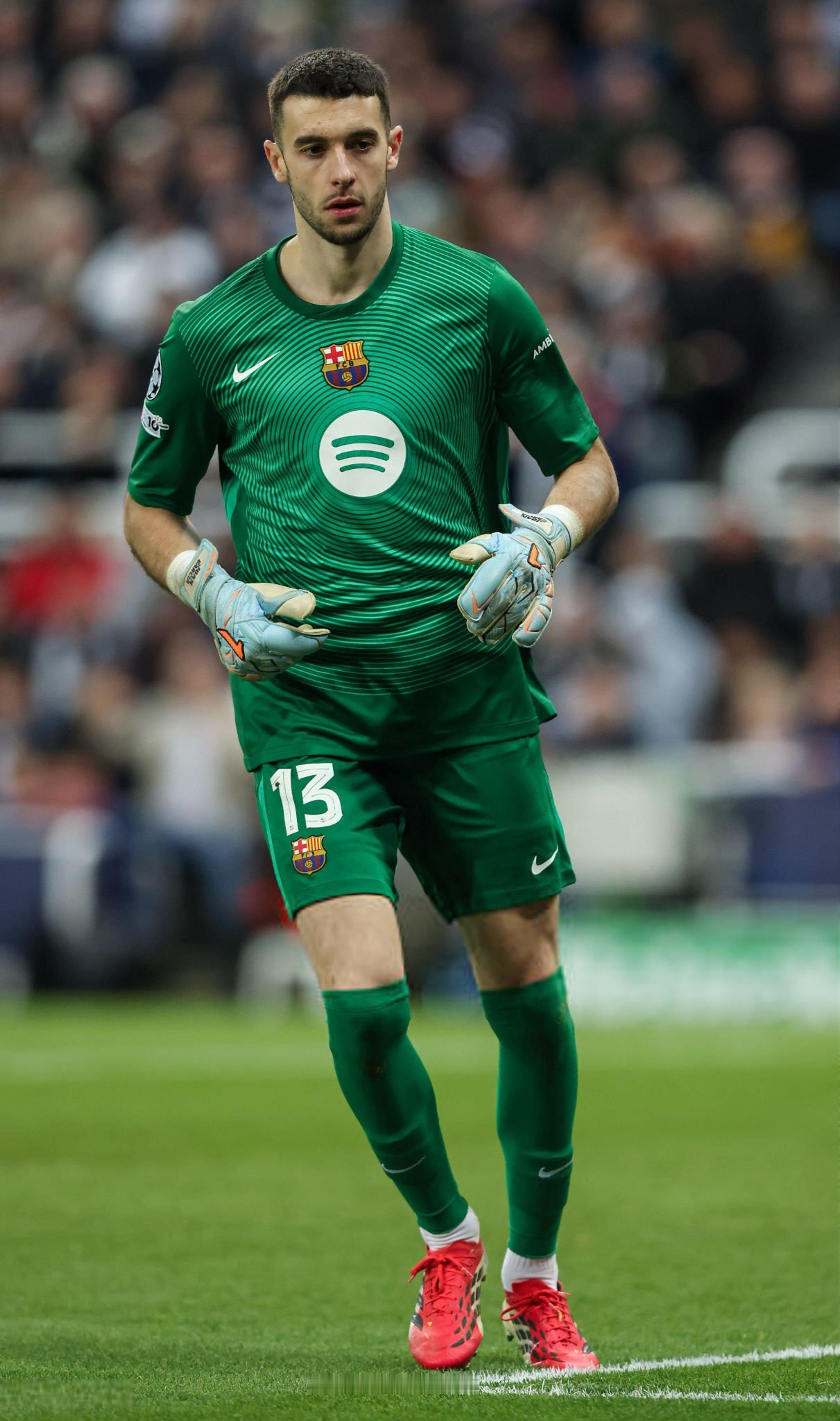 每体：巴塞罗那今天力争在本赛季欧冠联赛中取得首个“零封”，巴萨自上赛季四分之一决