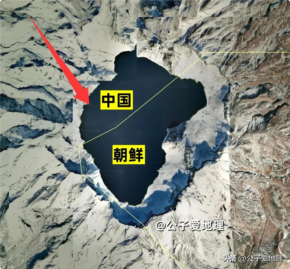 朝鲜人能下水游泳的天池，我们为何只能远观？
长白山天池，一个名字就充满诗意的地方