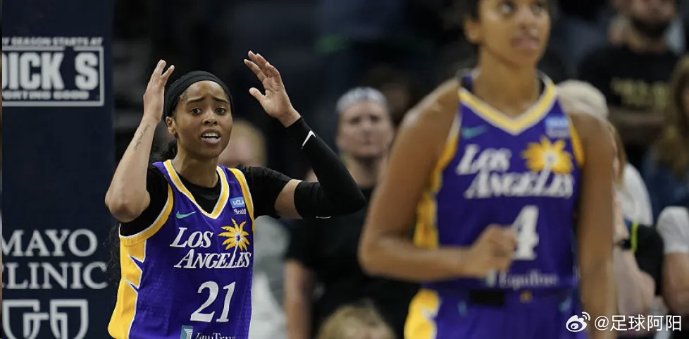 🔥每日🏀重心🔥WNBA赛事前瞻：火花vs水星 火花上一场对阵飞马，以14分