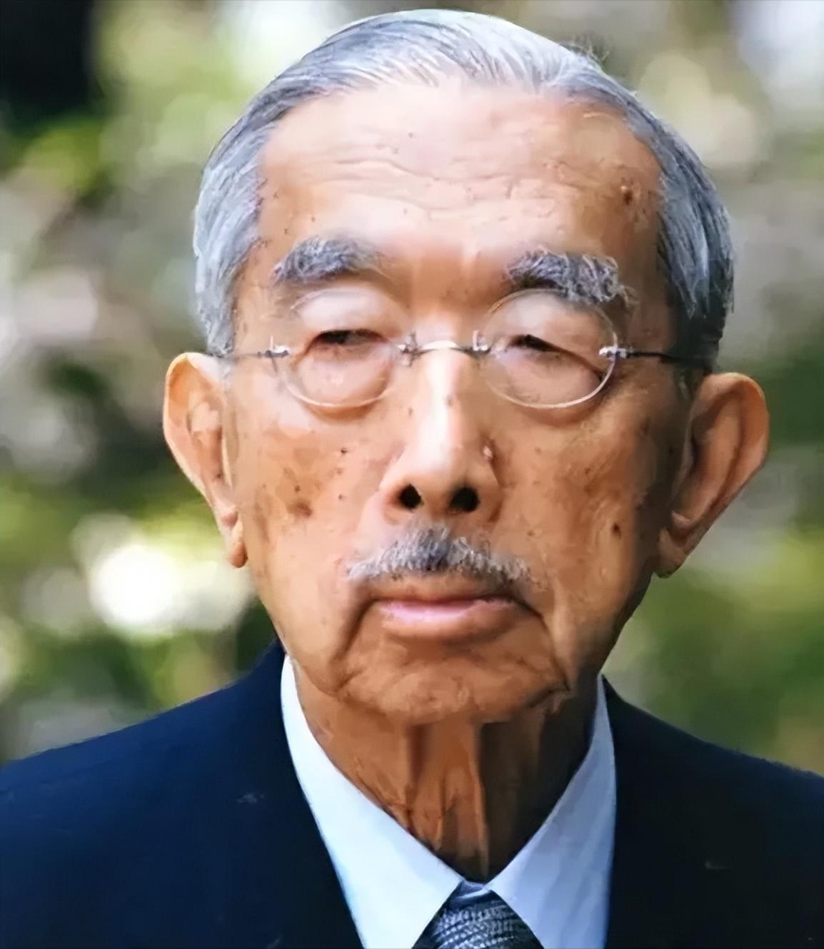 二战结束后，日本天皇裕仁多次卑躬屈膝、放下尊严出访欧美国家，可却从未前往中国，原