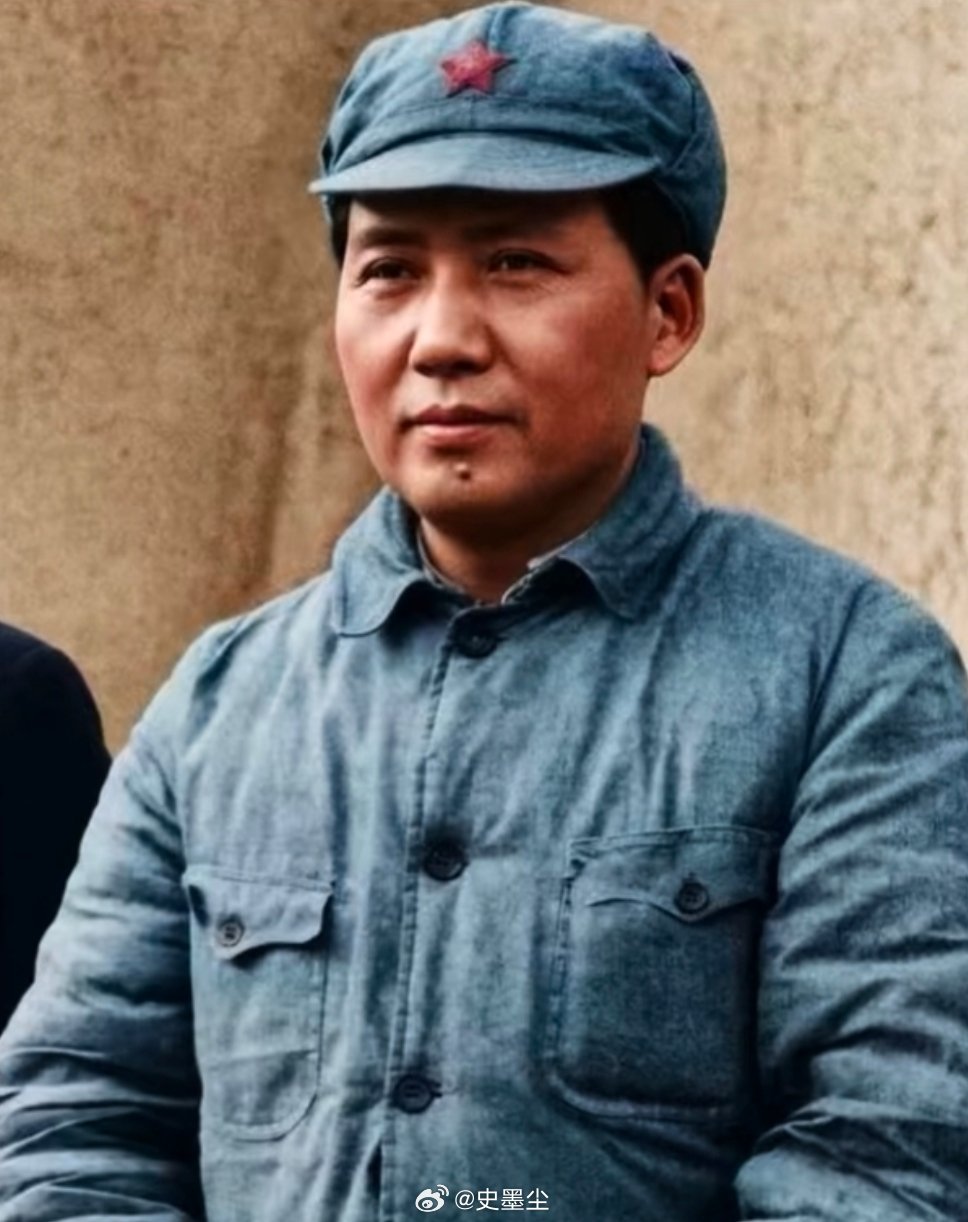 1938年，毛主席在《论持久战》中，把抗日战争分为从1937年7月7日抗战爆发，