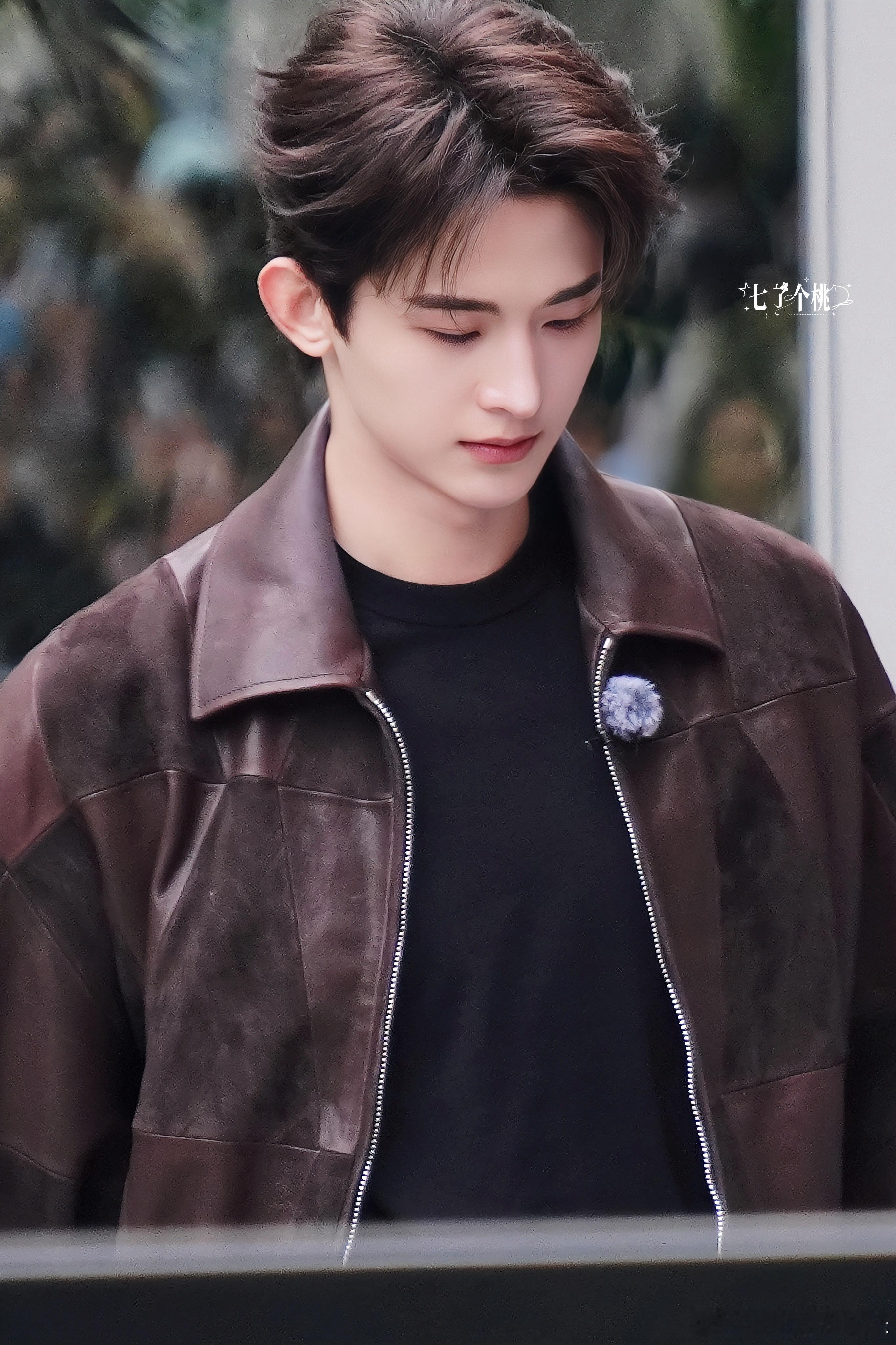 风华合伙人常华森不语一味腹语风华合伙人 被常华森这段腹语名场面笑到，明明只是送一