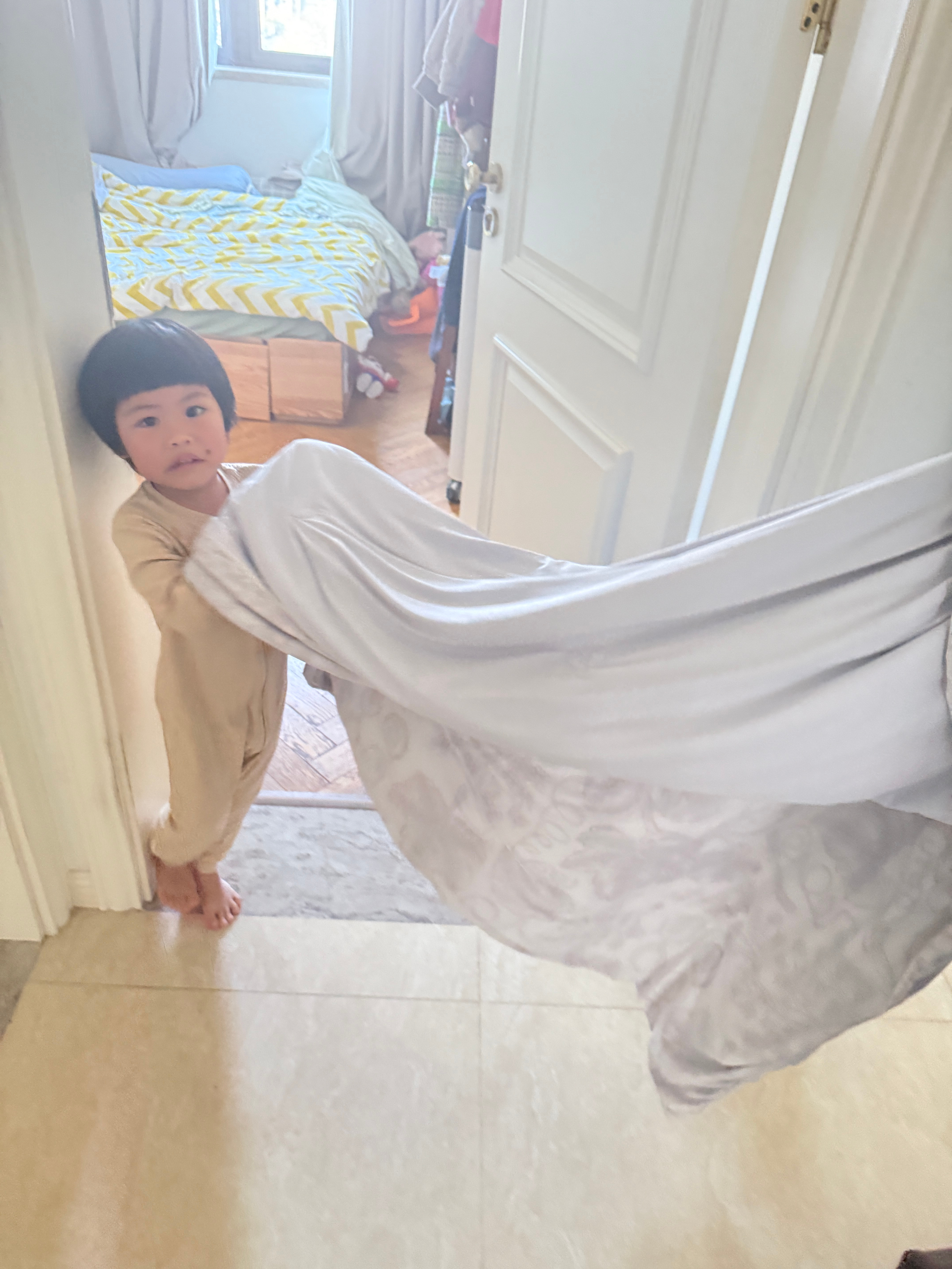 旅蛙要带球开车睡午觉球不肯出门于是发生了以下一幕….带娃随手拍