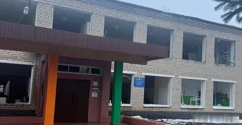 俄乌冲突 ❗️卢甘斯克人民共和国中央镇遭到乌克兰纳粹分子大规模无人机袭击，致15