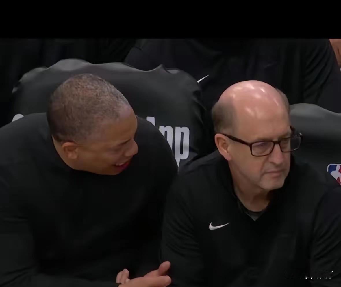 快船输给雷霆我并不感到意外，最让球迷失望的是这三人的发挥：

1. 保罗：保罗自