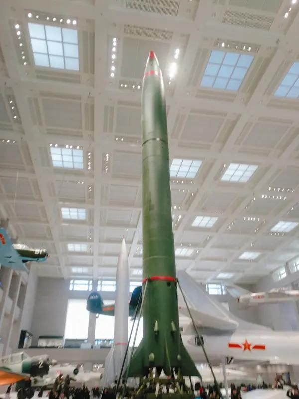 中国战略核力量对国际局势的影响可太大了。它是维护国家主权和安全的坚强后盾，就像一
