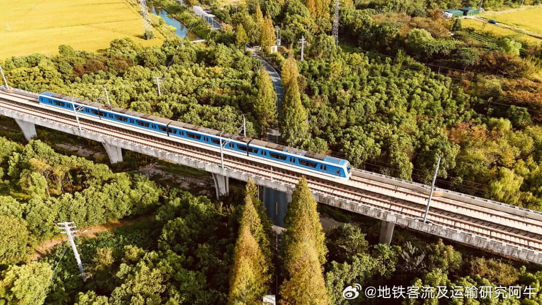 【杭海城际 开通5年客流】2021年6月28日，杭海城际铁路鸣笛启程，今日开通五