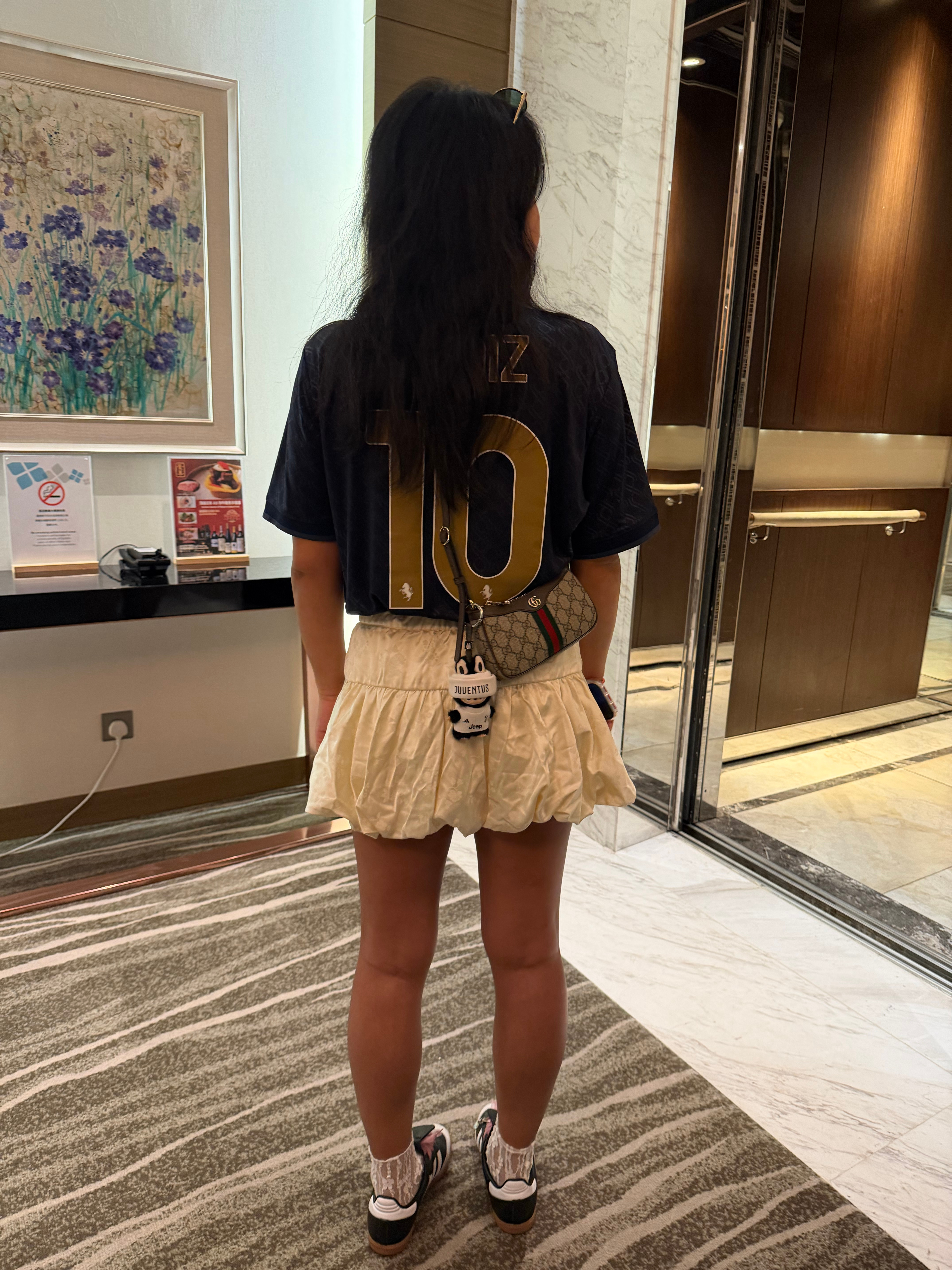 真会挑，一下给我把最难买的一件挑走穿了… 