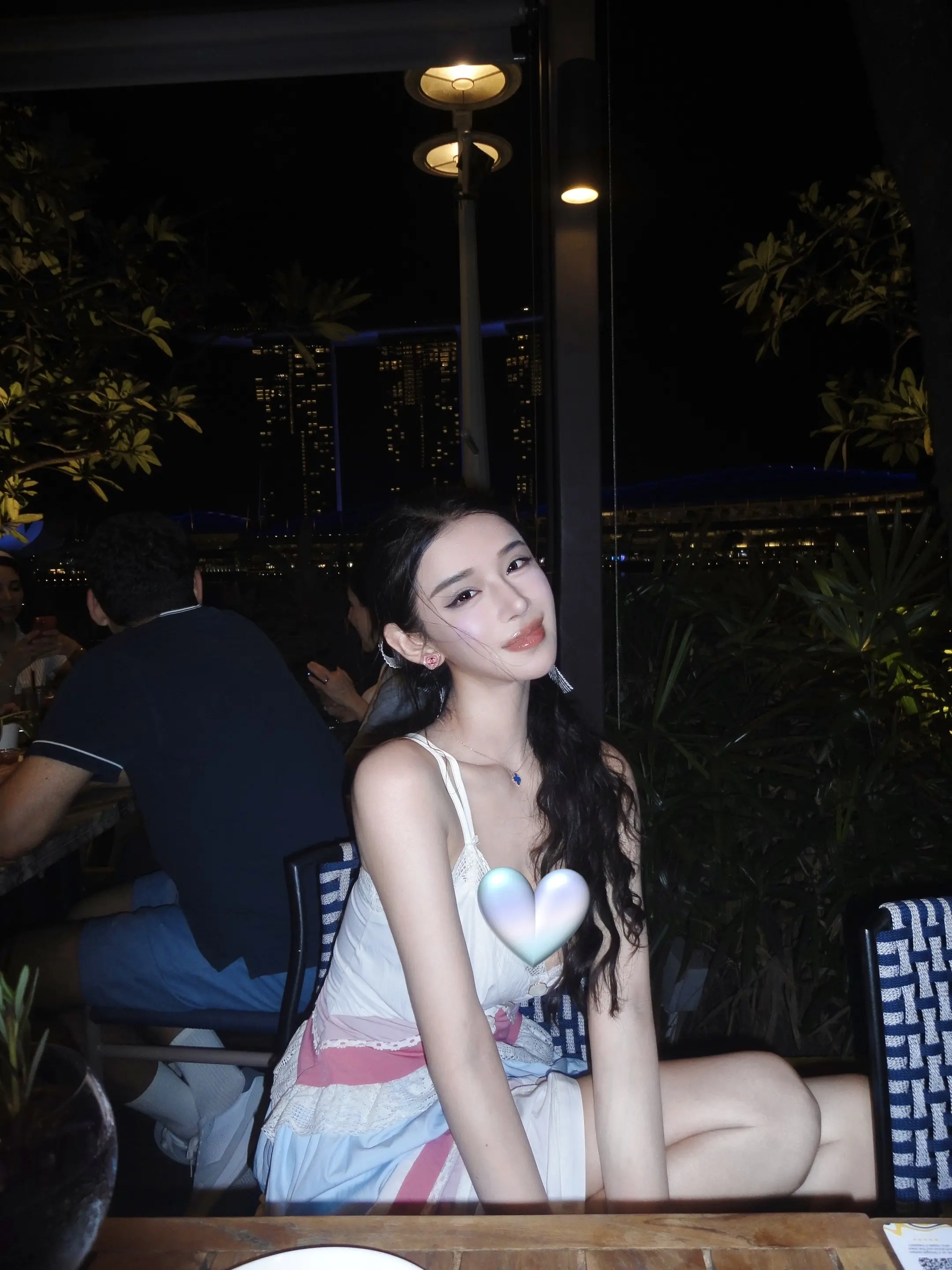 自由的人到处磕头礼拜求人收留他的自由