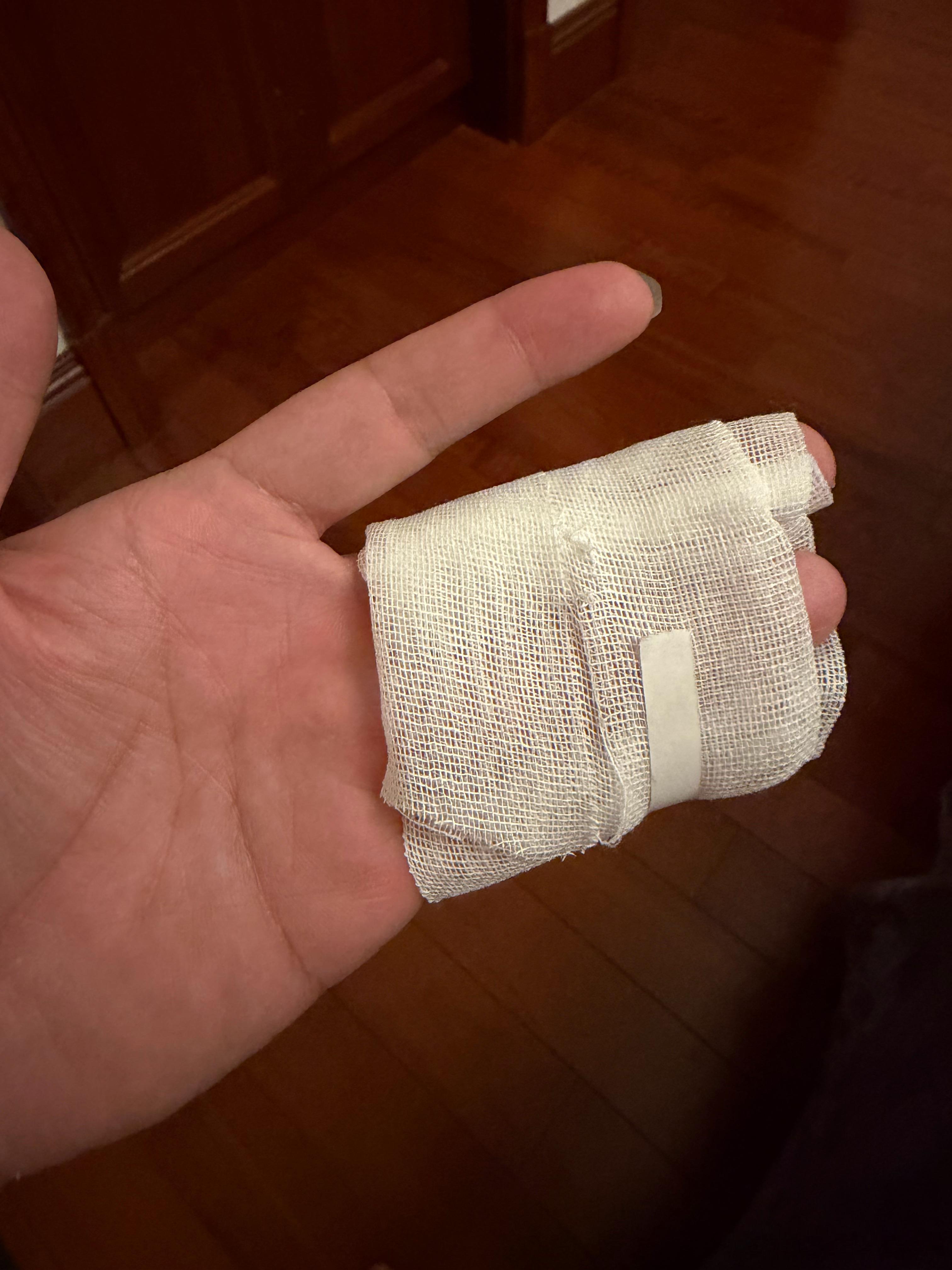 私享会结束回到家睡到现在起来做视频左手疼严重影响我的三脚猫剪辑大家一定要休息好年