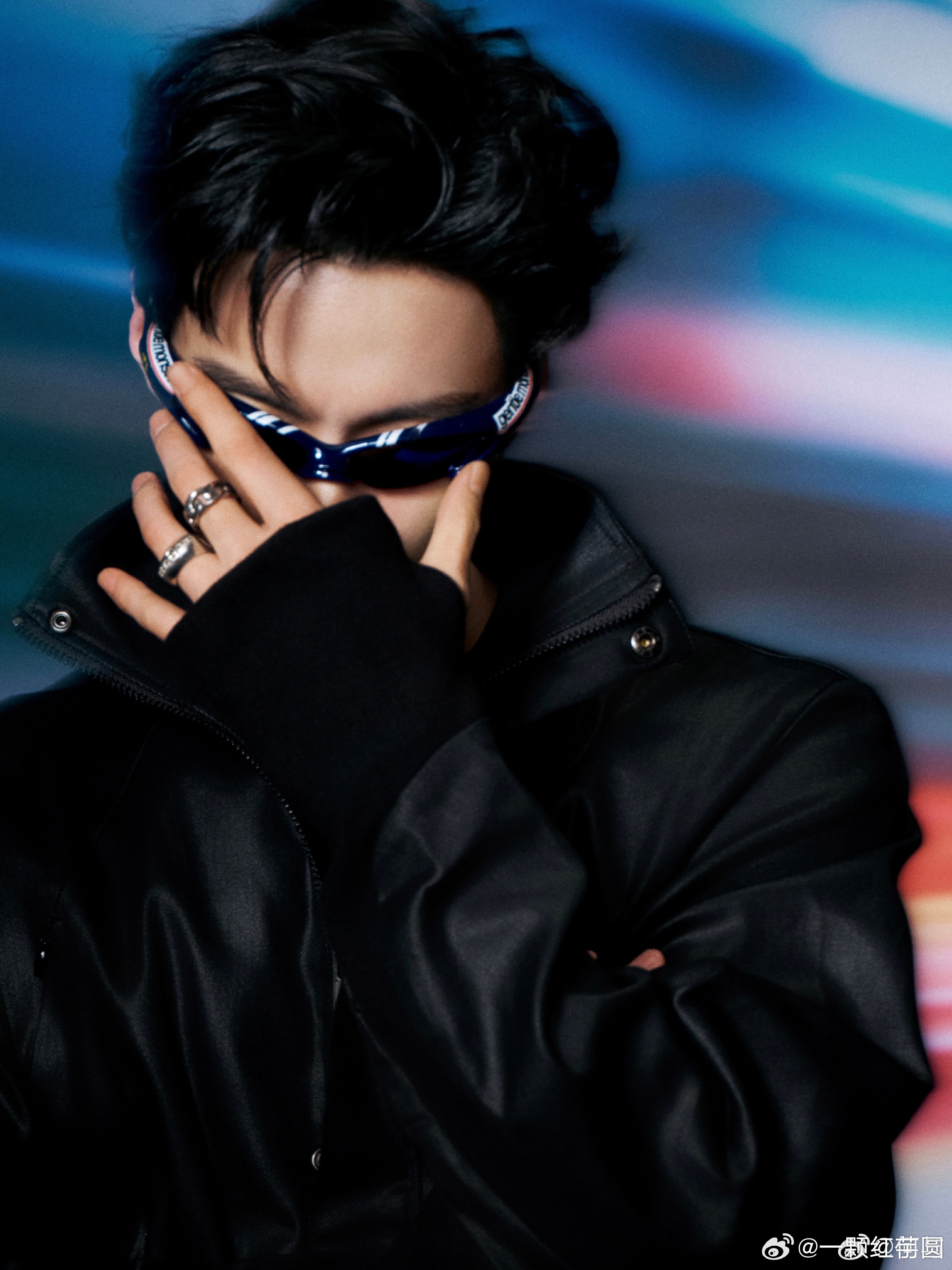 何与 和墨镜真的超适配！有种与生俱来的酷帅感