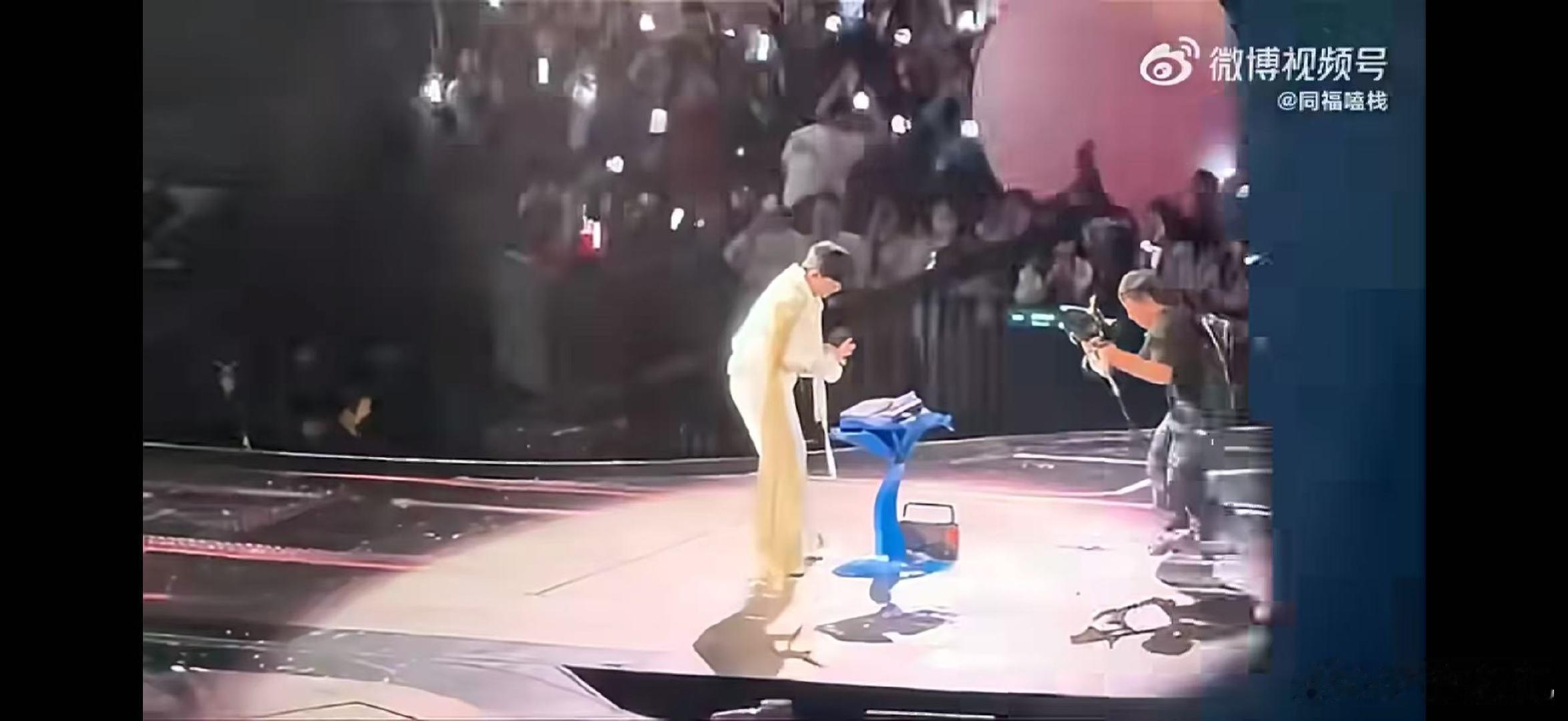 2026第一场party是张杰给的救命！张杰在2026澳门跨年场简直杀疯了！零点