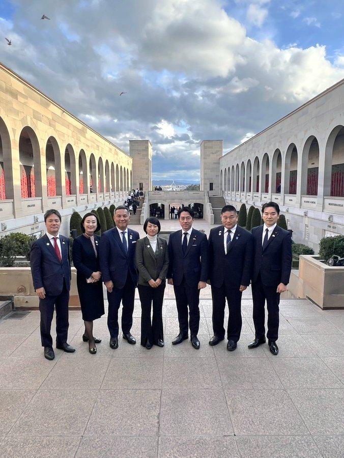 8月19号，日本防卫大臣小泉进次郎在访问澳大利亚期间，专程来到了位于首都堪培拉的