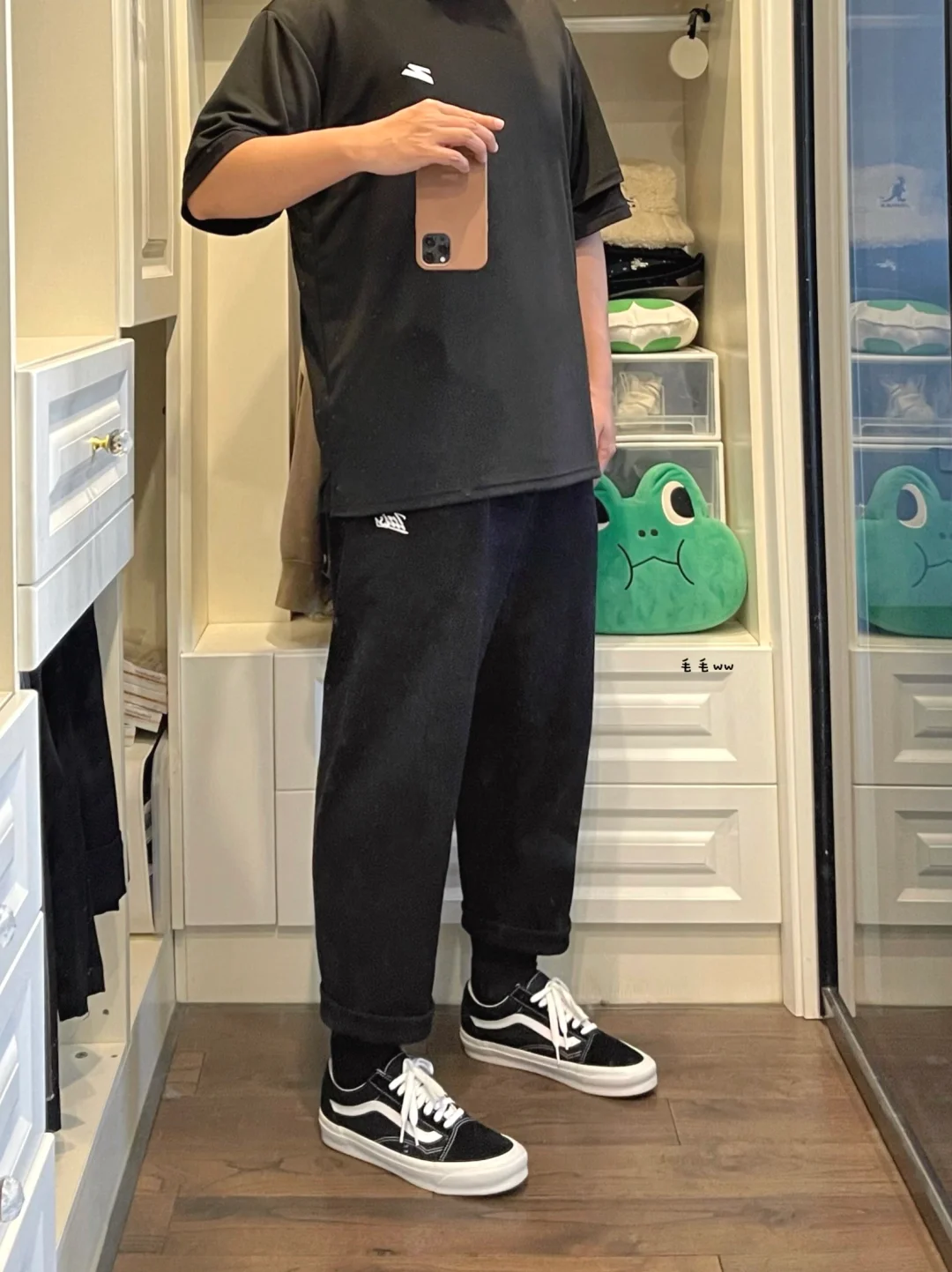 万斯怎么穿｜黑色系穿搭