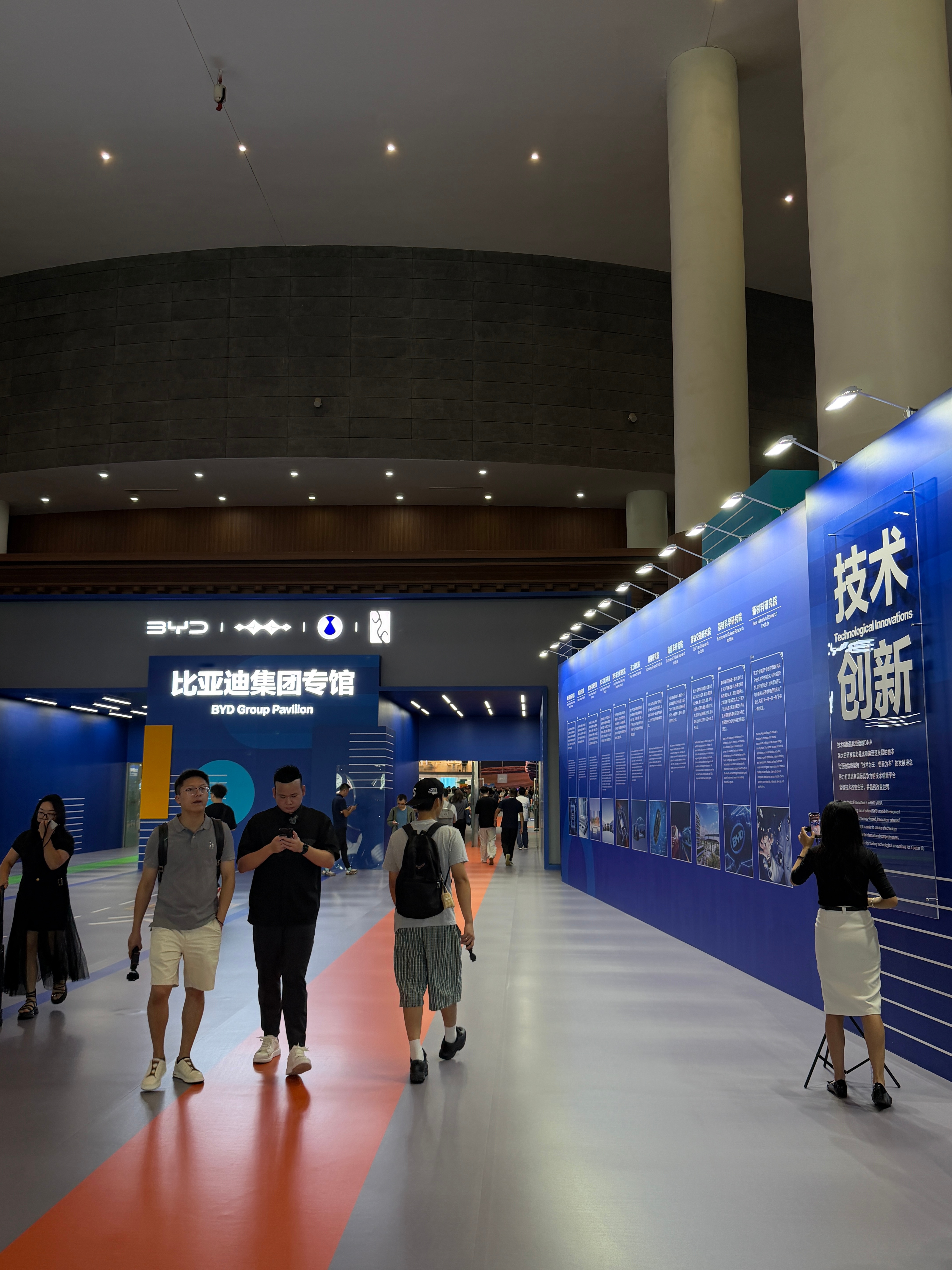 BYD又来展示财力了包下一整个馆2026成都车展
