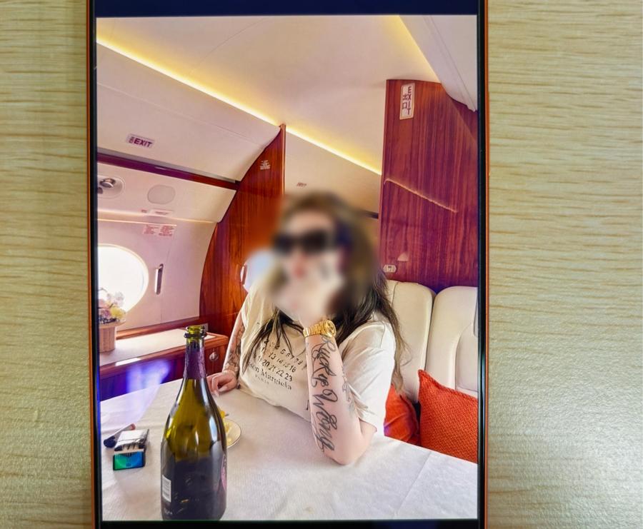 包机出游、入住高档酒店？女子虚构“富二代”身份，诈骗闺蜜1300余万元
 
朋友