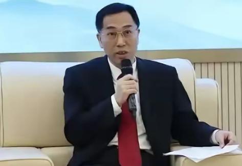 法学界专家陈枫的一条建议，直接引爆全网！他建议：所有入境我国的外籍留学生、持商务