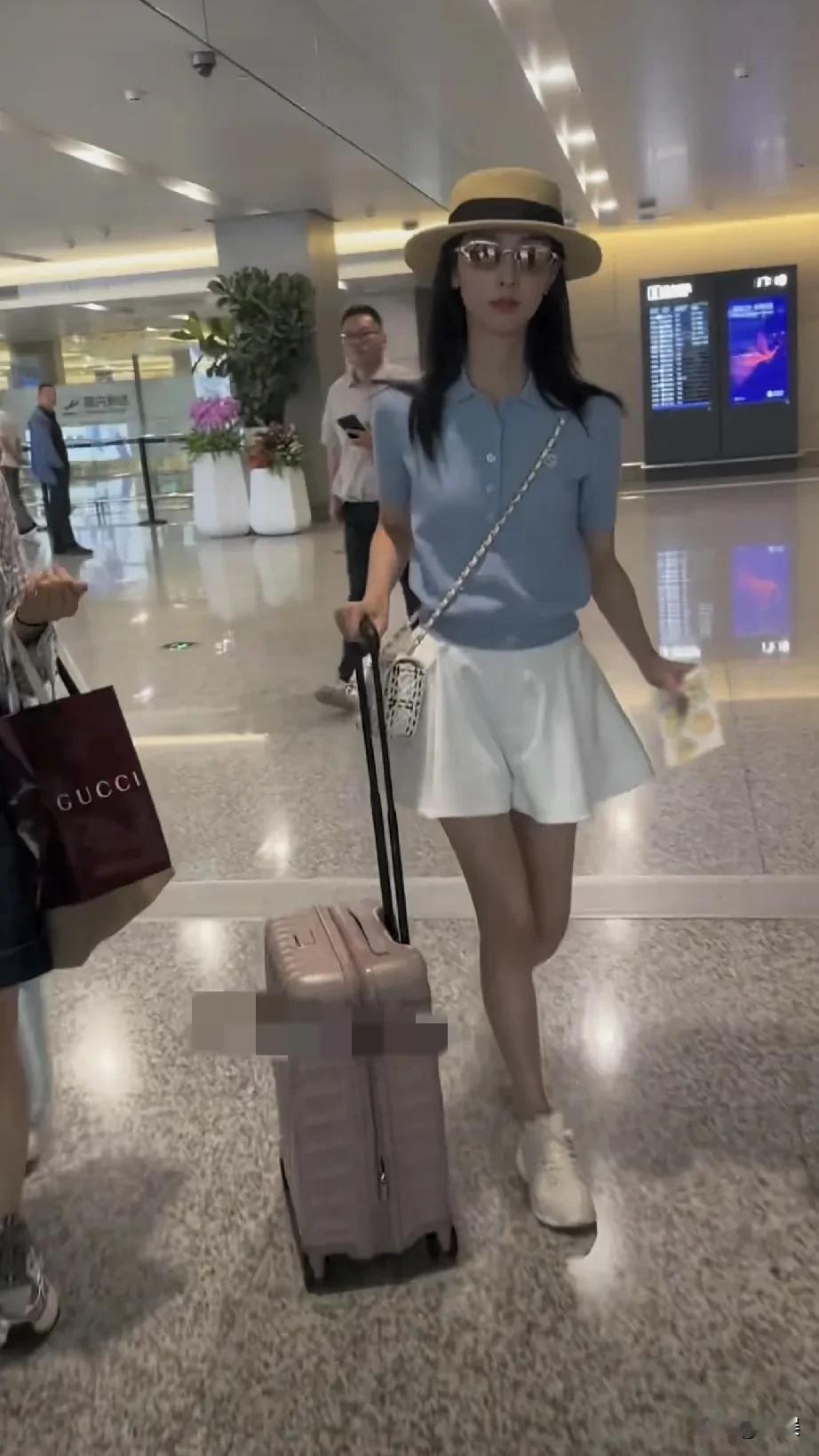 陈都灵
