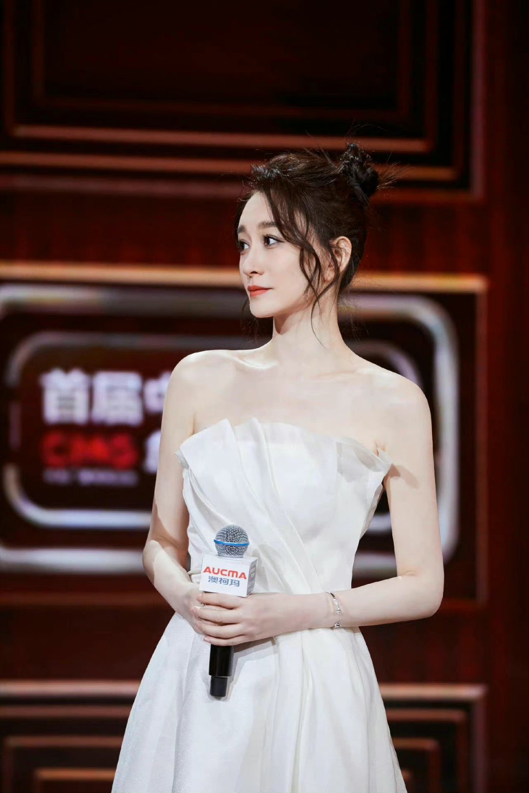 李小冉说了什么秘密不想睡的星期五大家都在好奇李小冉说了什么，其实不过是一场老友之