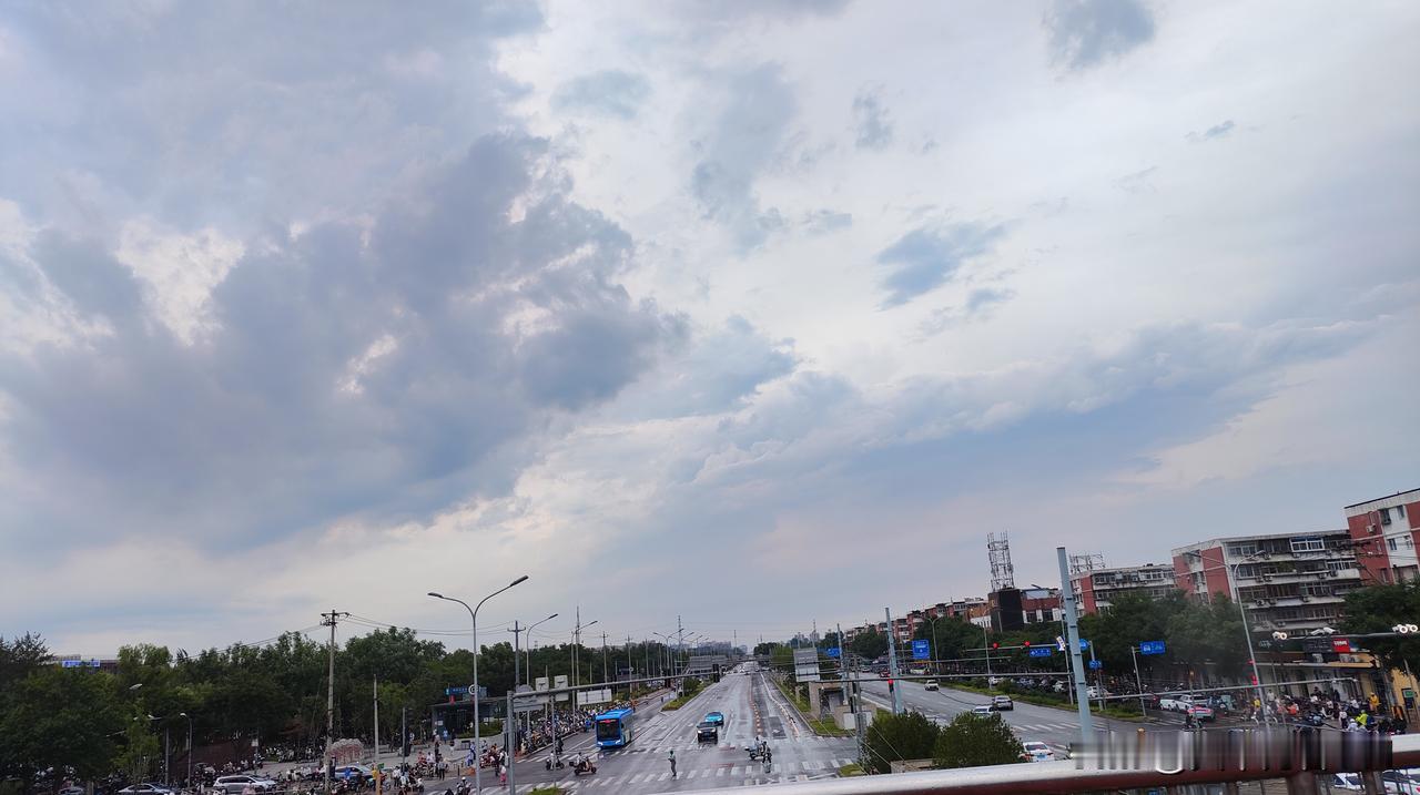 夏日生活打卡季雨，急雨，及时雨。
