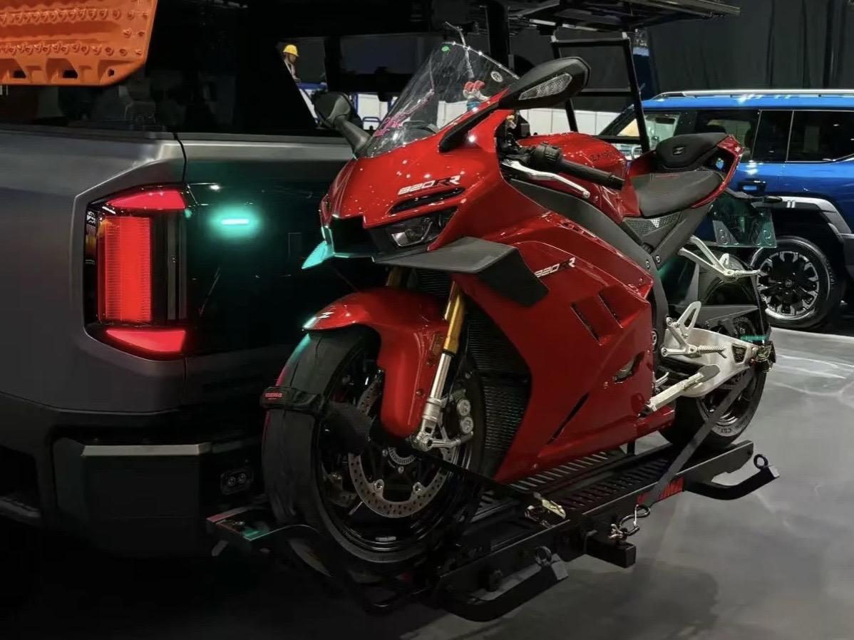 纵横F700捷途纵横北京车展张雪820RR