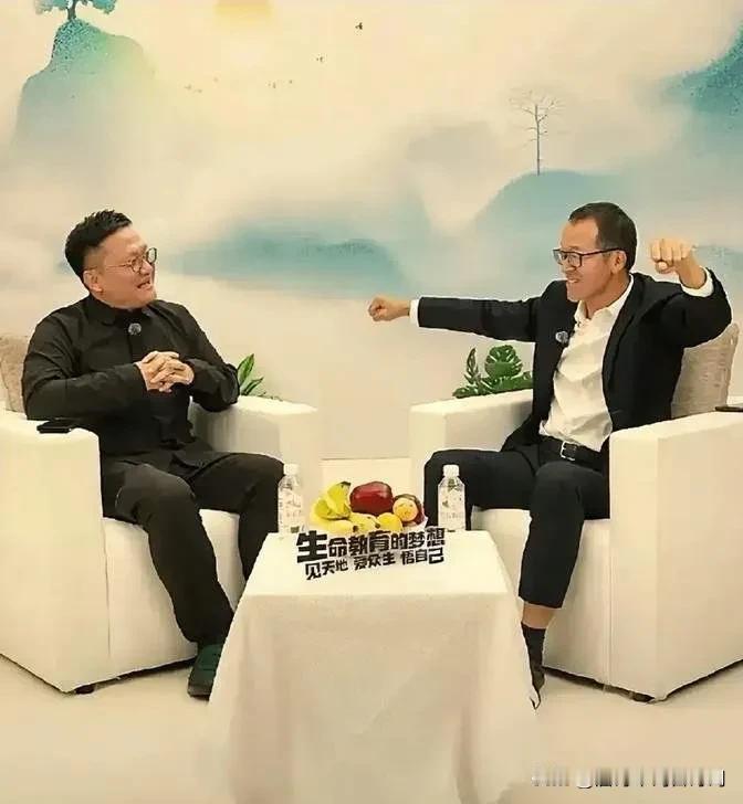 智慧和聪明看似一样，实则差距挺大！站队俞老师！当网络风暴疯狂砸向俞老师的时候，某