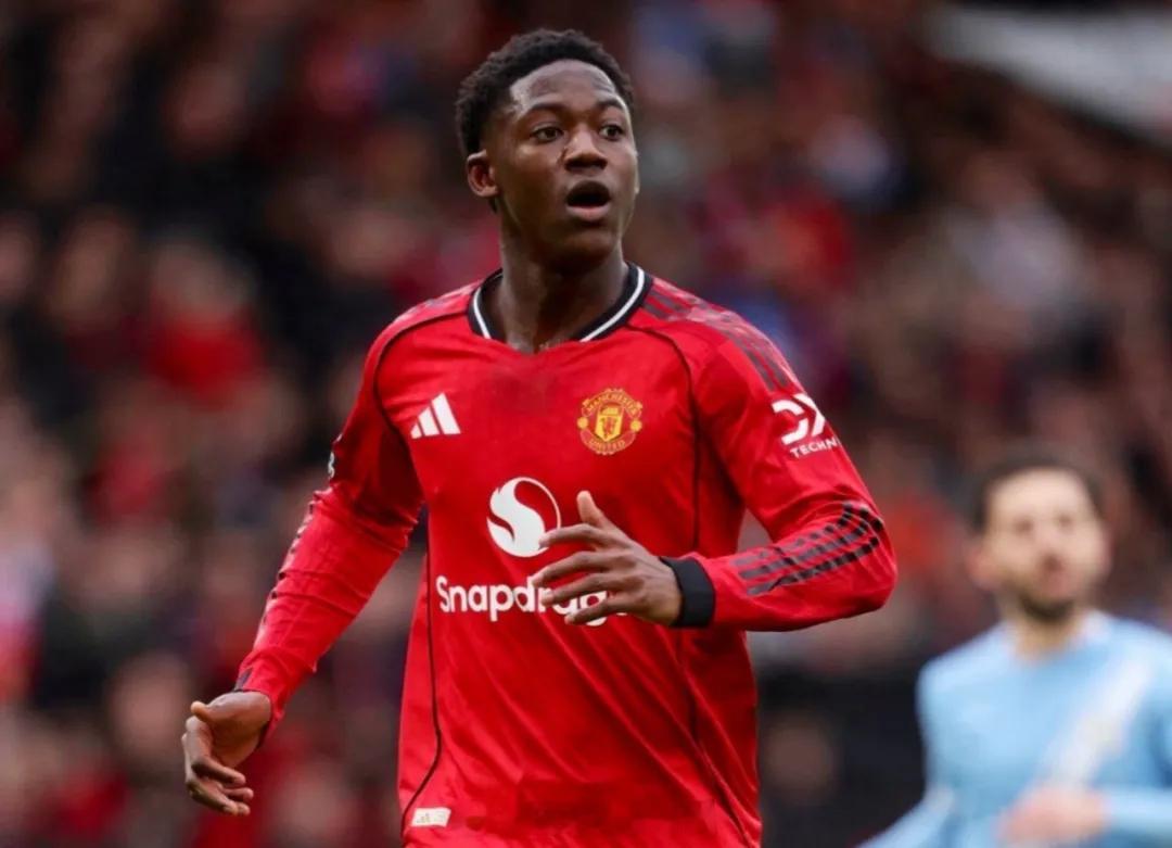 罗马诺消息，在获得新帅卡里克的信任后，梅努目前预计将留在曼联。此前梅努曾考虑以租