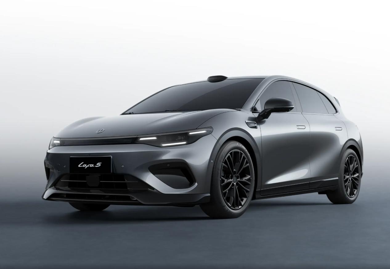 知名博主选择的零跑Lafa5，真的能闭眼入？
 
现在年轻人选车，注重个性和科技