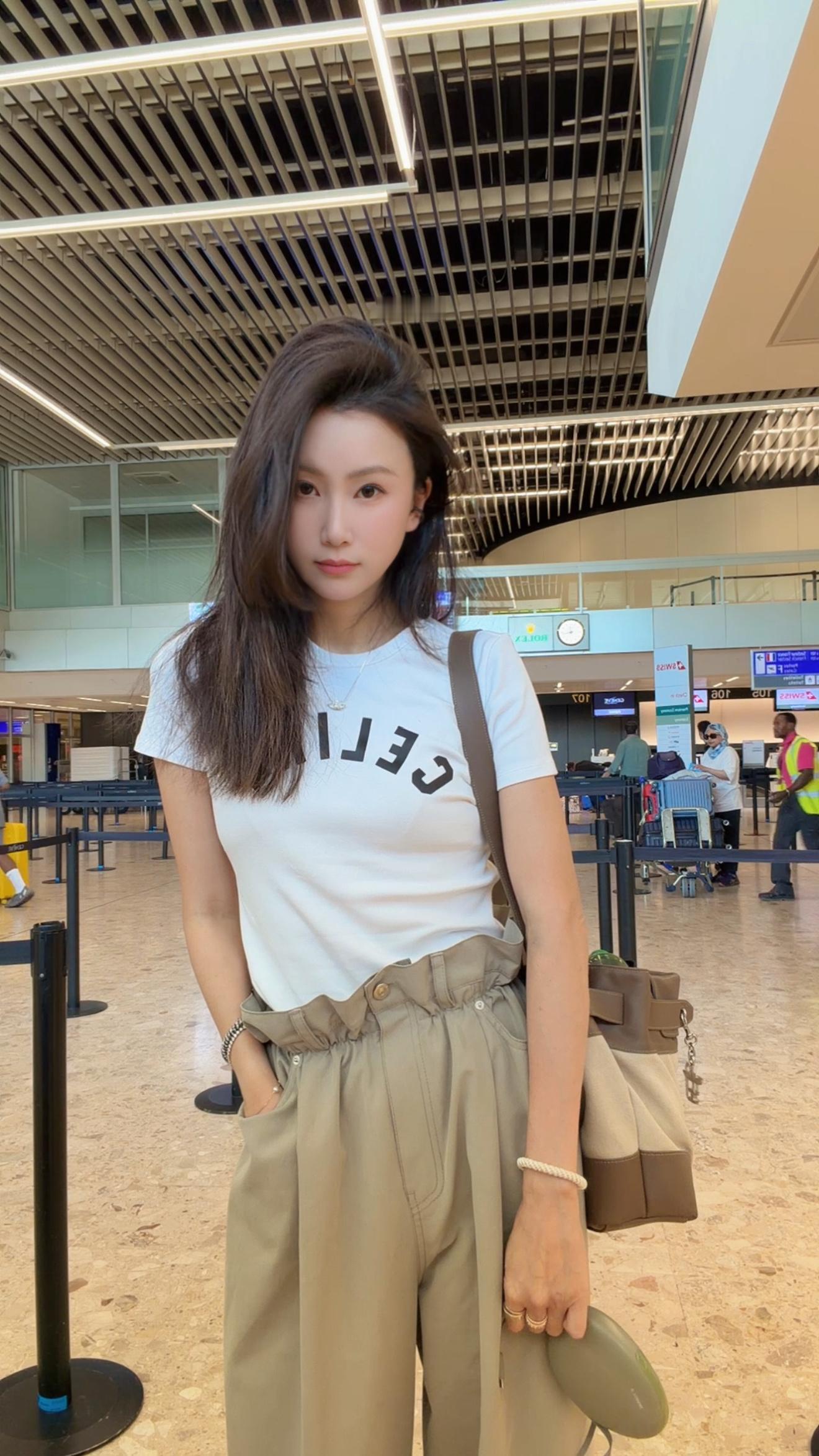 早上九点就该起飞的航班，到中午一点也没安排我们上后续的飞机✈️，充电宝具耗尽的情