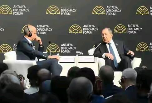 拉夫罗夫近期接连发表关键表态，直指全球能源博弈核心矛盾，剖析中东地缘乱象，同时点