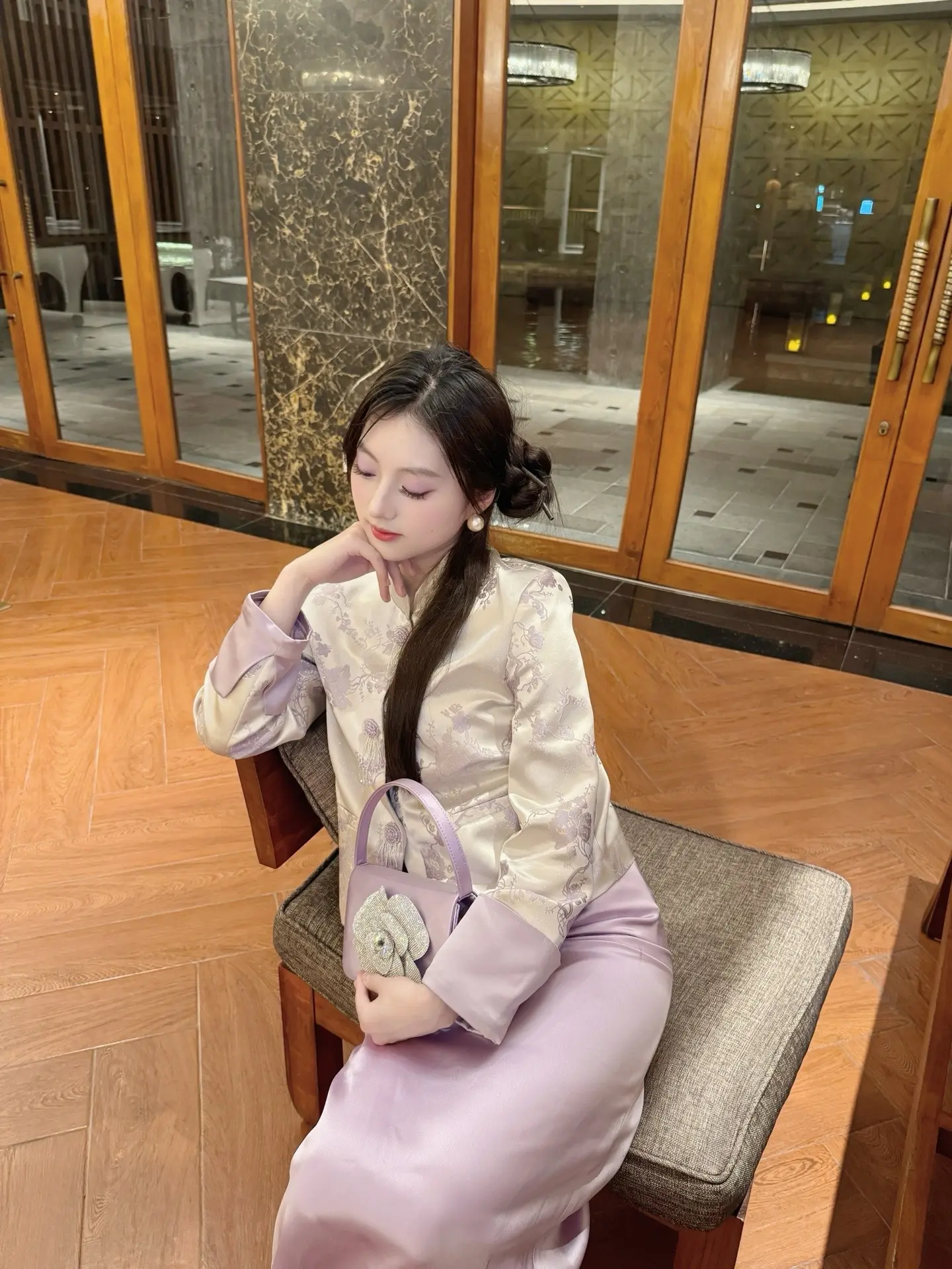 紫色的新中式很有韵味。