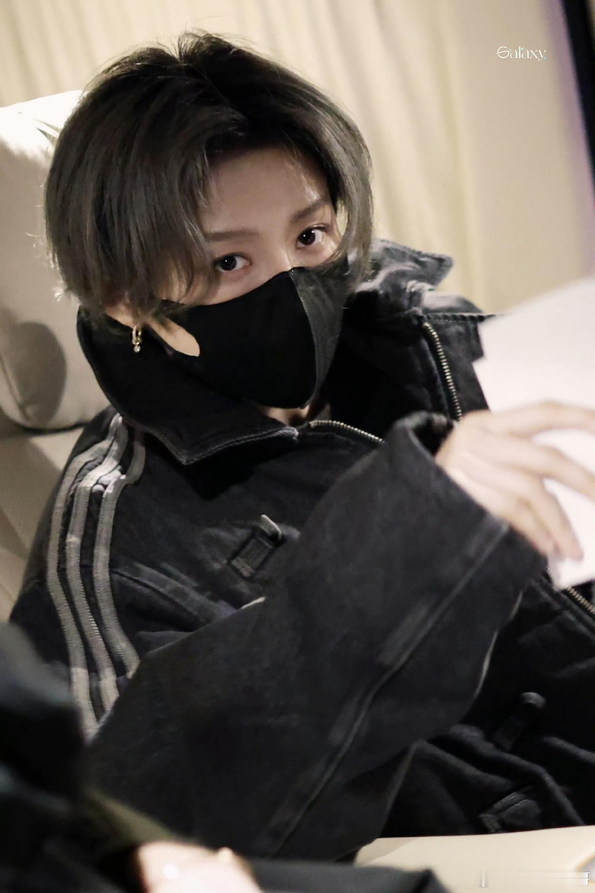 刘雨昕今日下班饭拍 