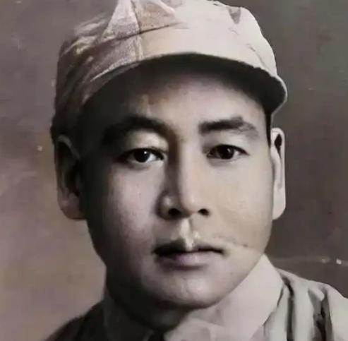1932 年，红军悍将滕海清从连长降成排长，一瞅手下三十来号兵，当场愣住：这帮人