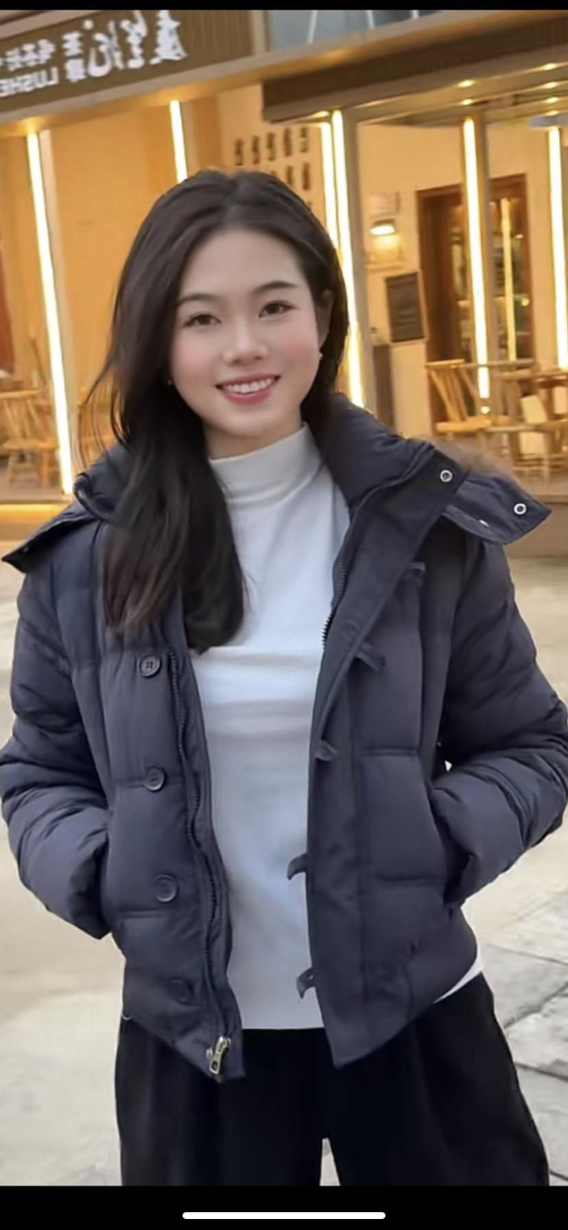 寒冬暖意融，笑语暖人心。