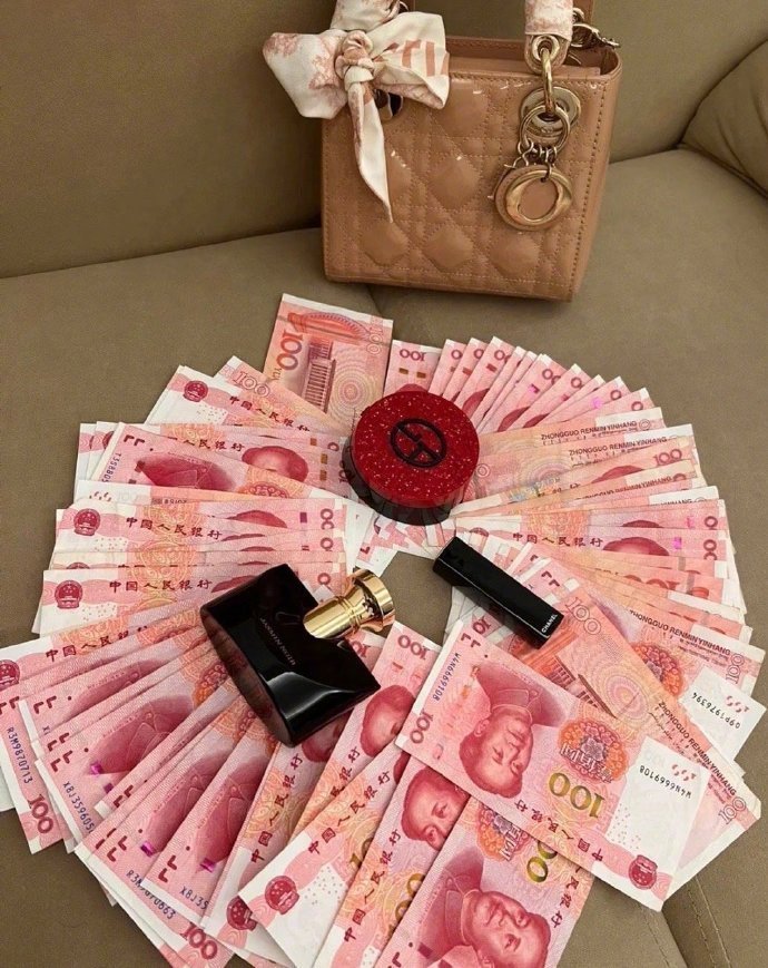 “没空听你画大饼 想见面就行动 要吃饭就出门 真想给我花钱就直接转账 爱我就拿出