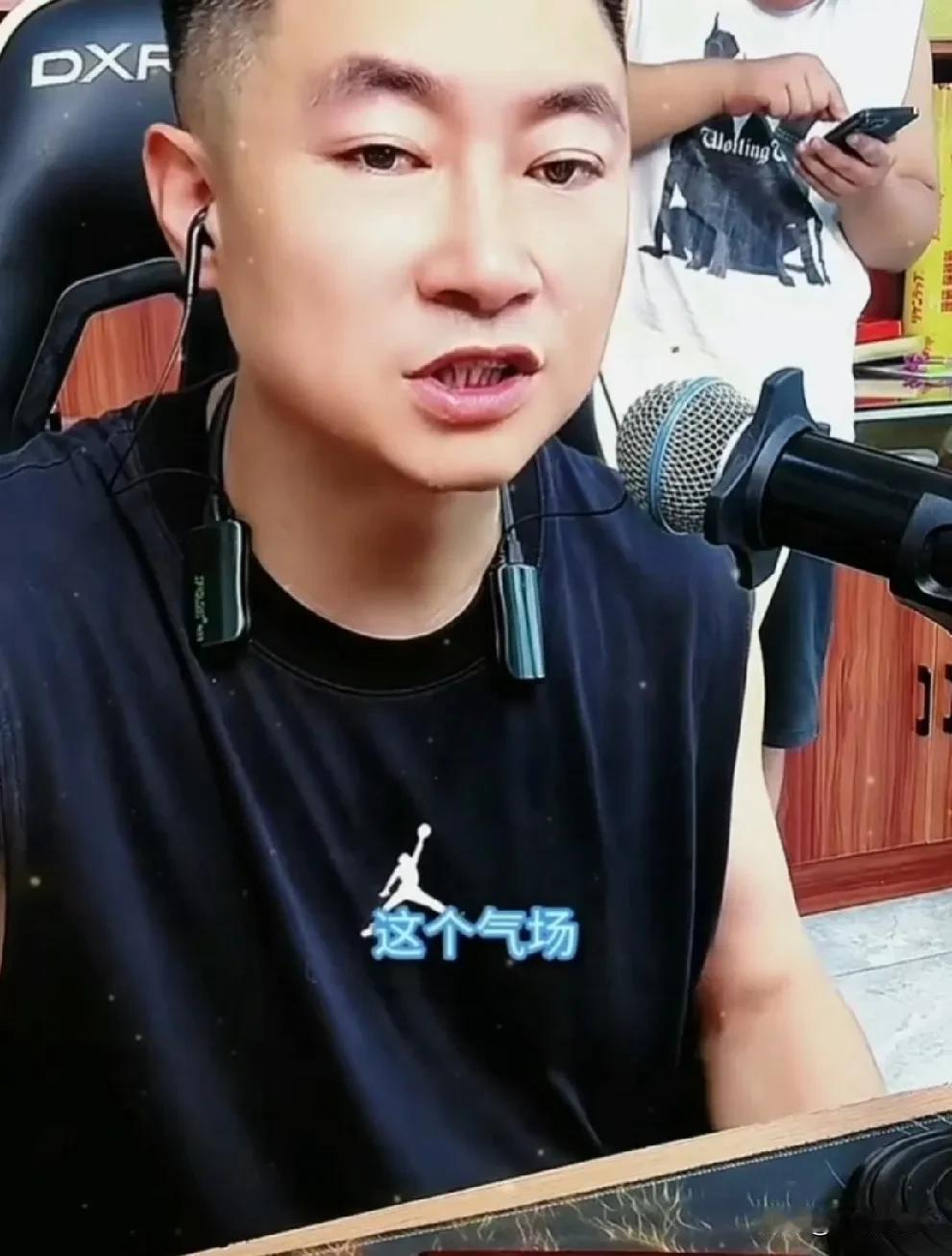 九天直言小白龙和刘老板等人只是别人的棋子而已！

           九天直言