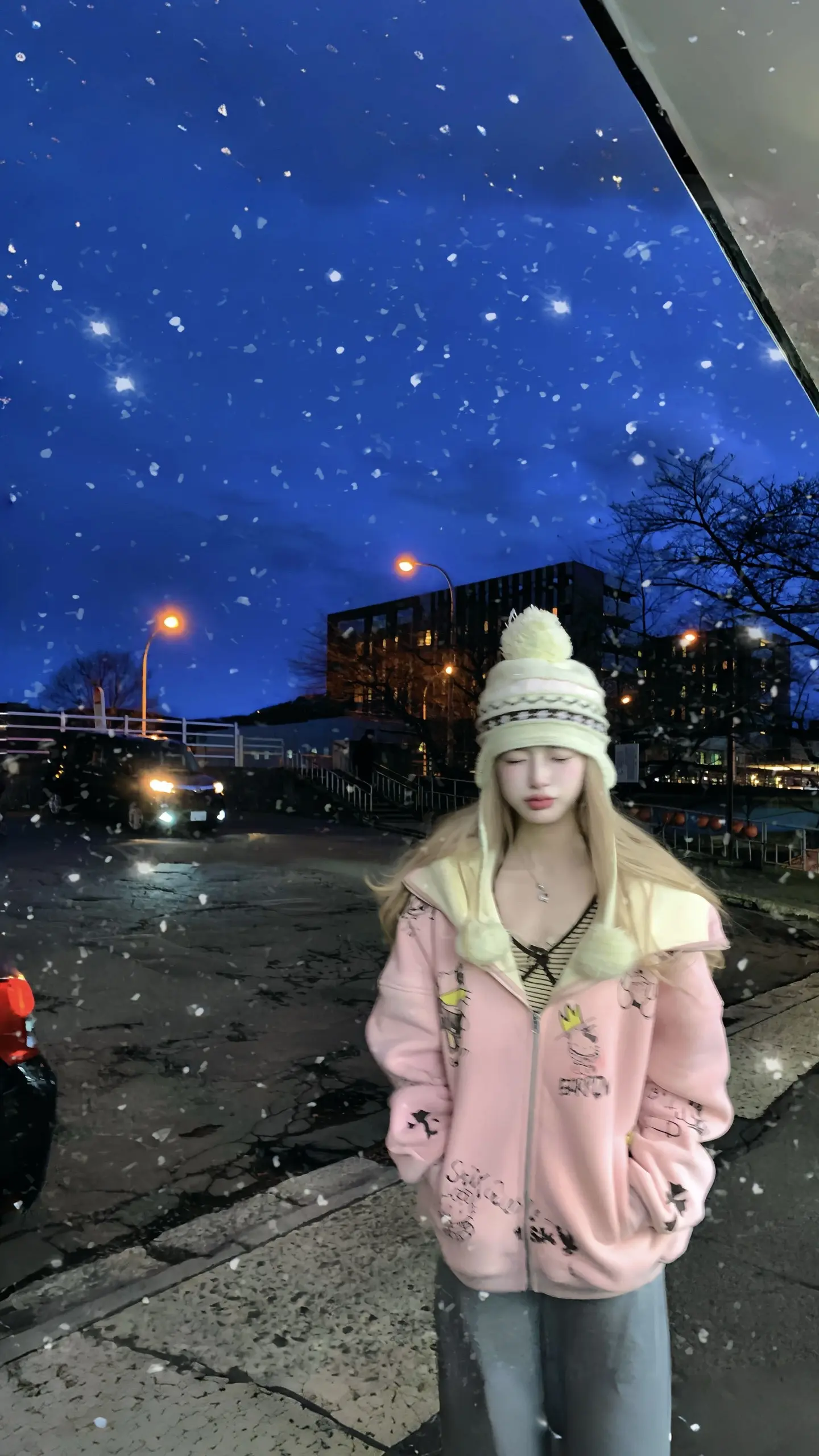 爱你，拧巴又一直明媚的自己。