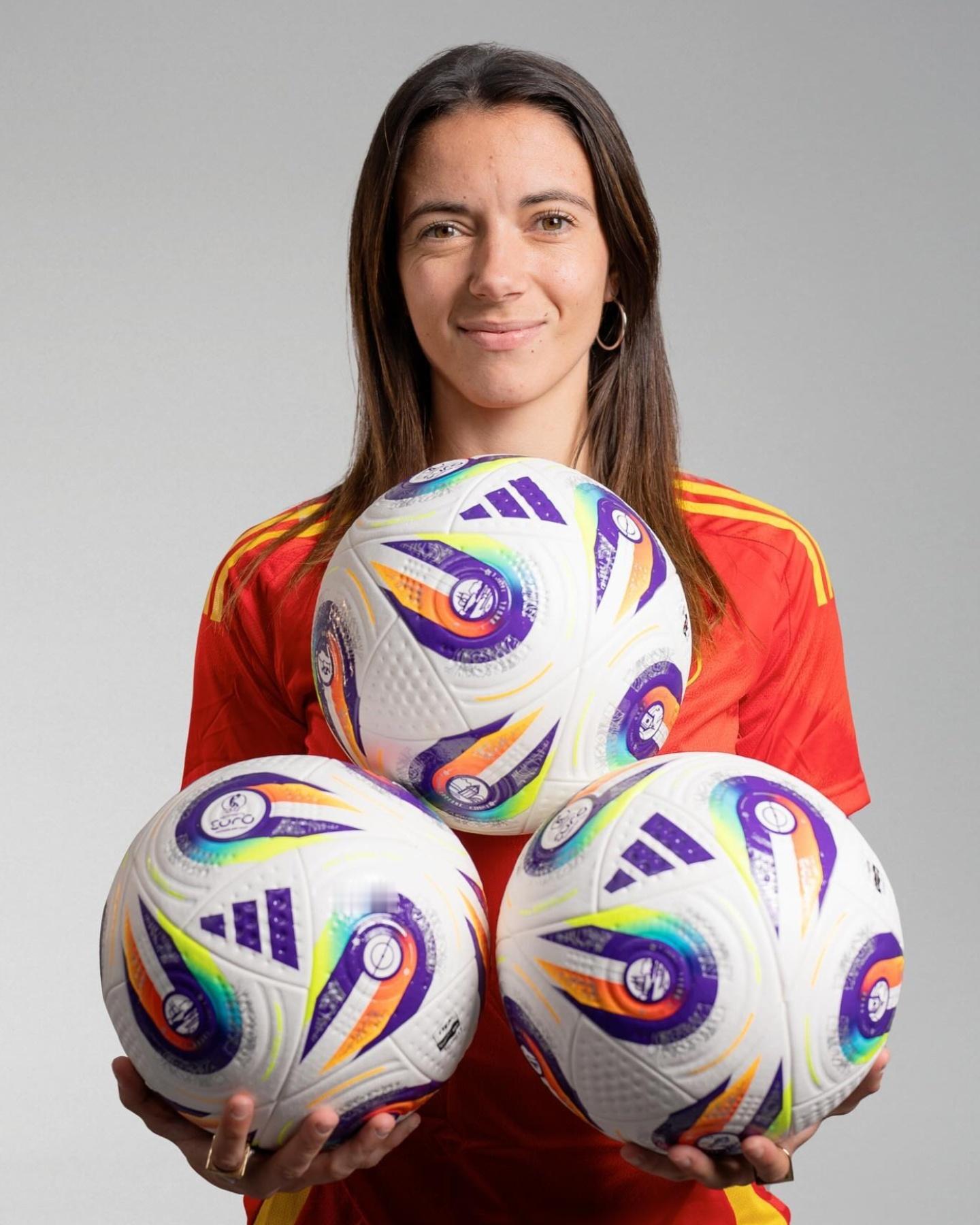 2025女足欧洲杯的官方用球Konektis发布，Adidas旗下的几位西班牙女