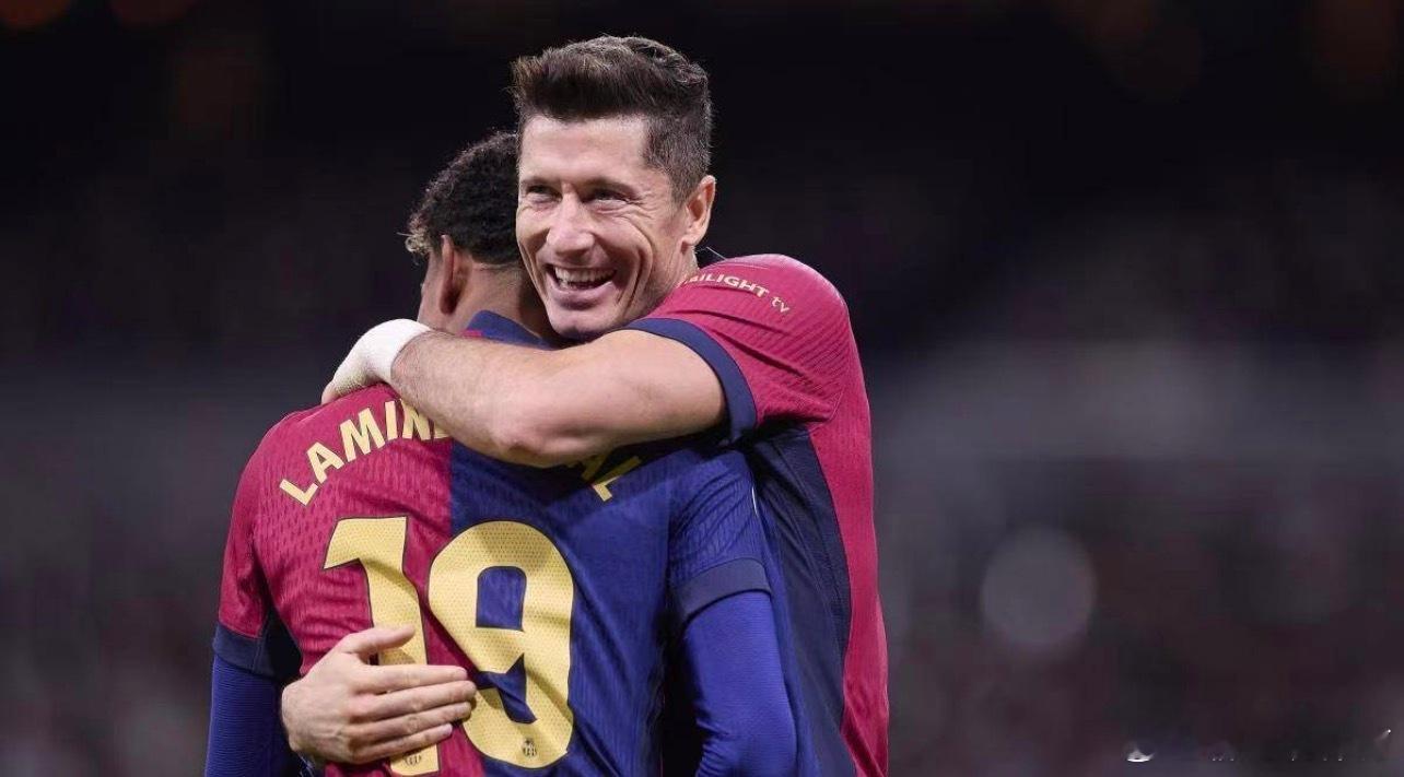 近日，巴萨前锋莱万多夫斯基接受的采访，并坦率地谈论了他的未来。莱万的合同有效期至