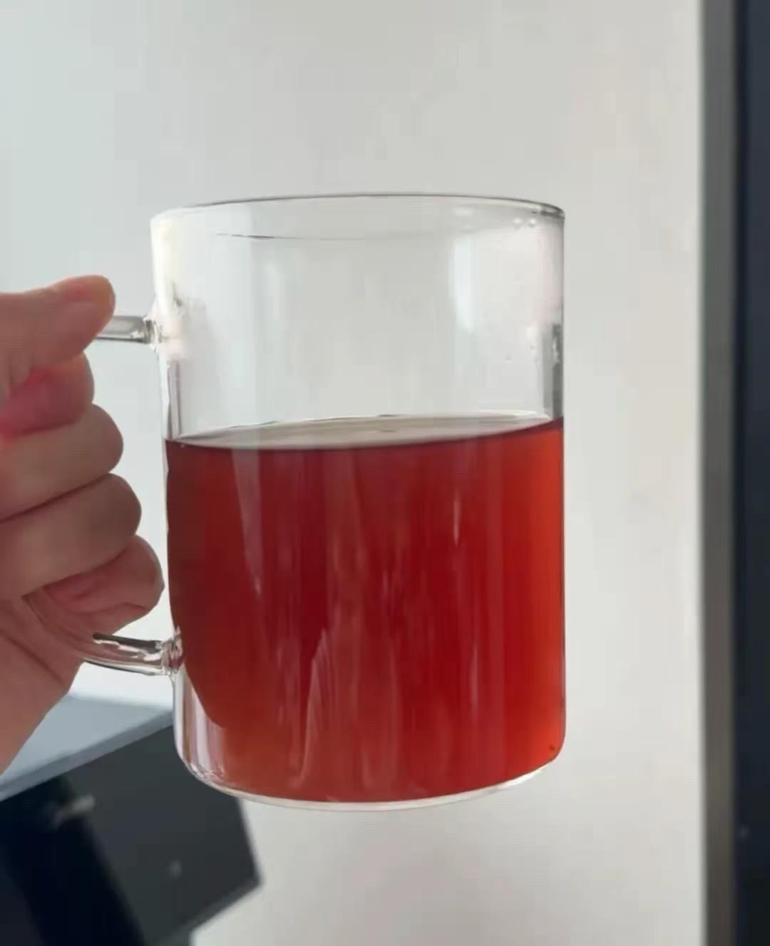 上联:一碗杜康酒，
下联:二杯大红袍。